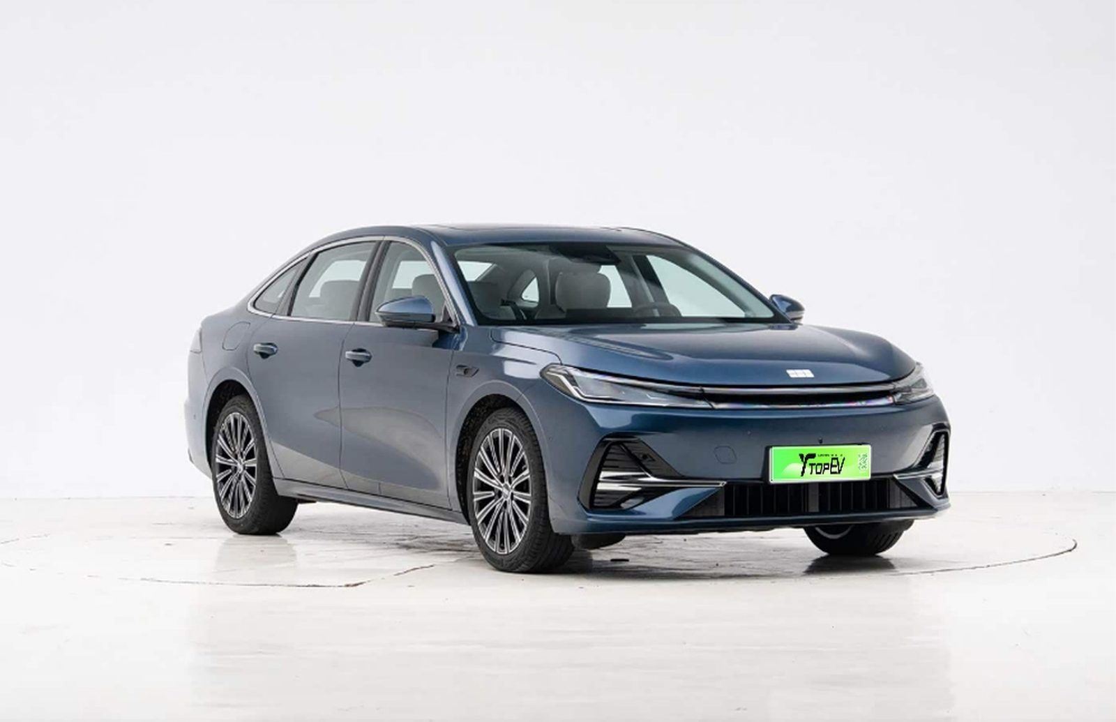Geely Galaxy A7 EM-i 2026 - exterior, front three-quarter view