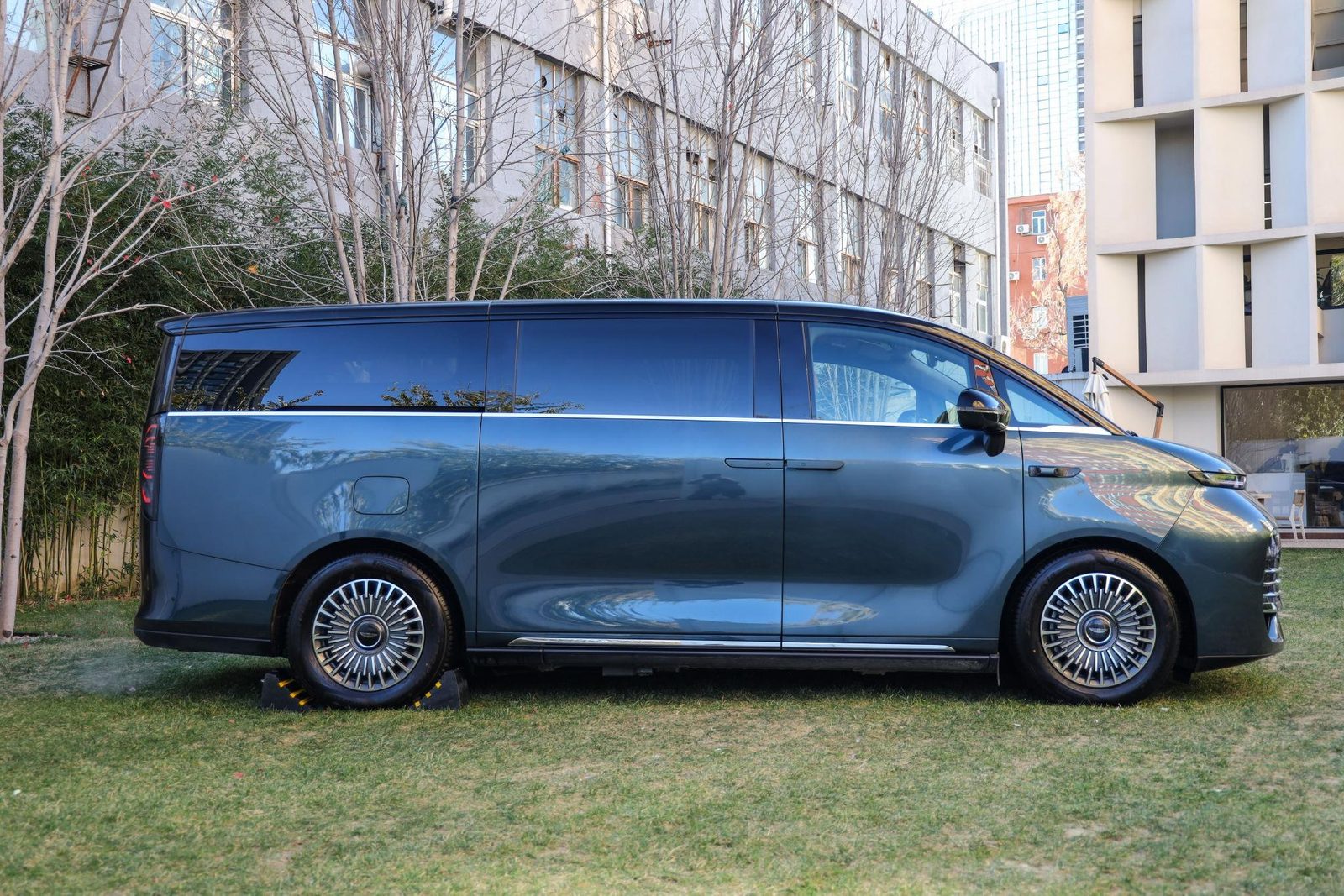 Geely Galaxy V900 2026 — экстерьер, side profile, рынок internal_mvp