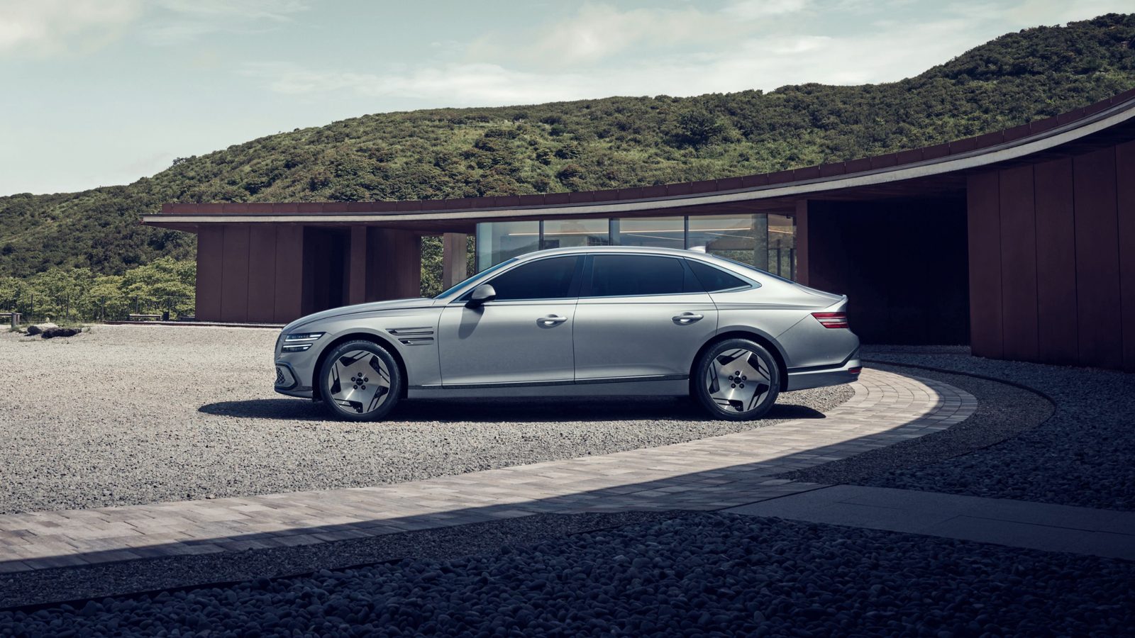 Genesis Electrified G80 2026 - exterior, side view, Global reference market