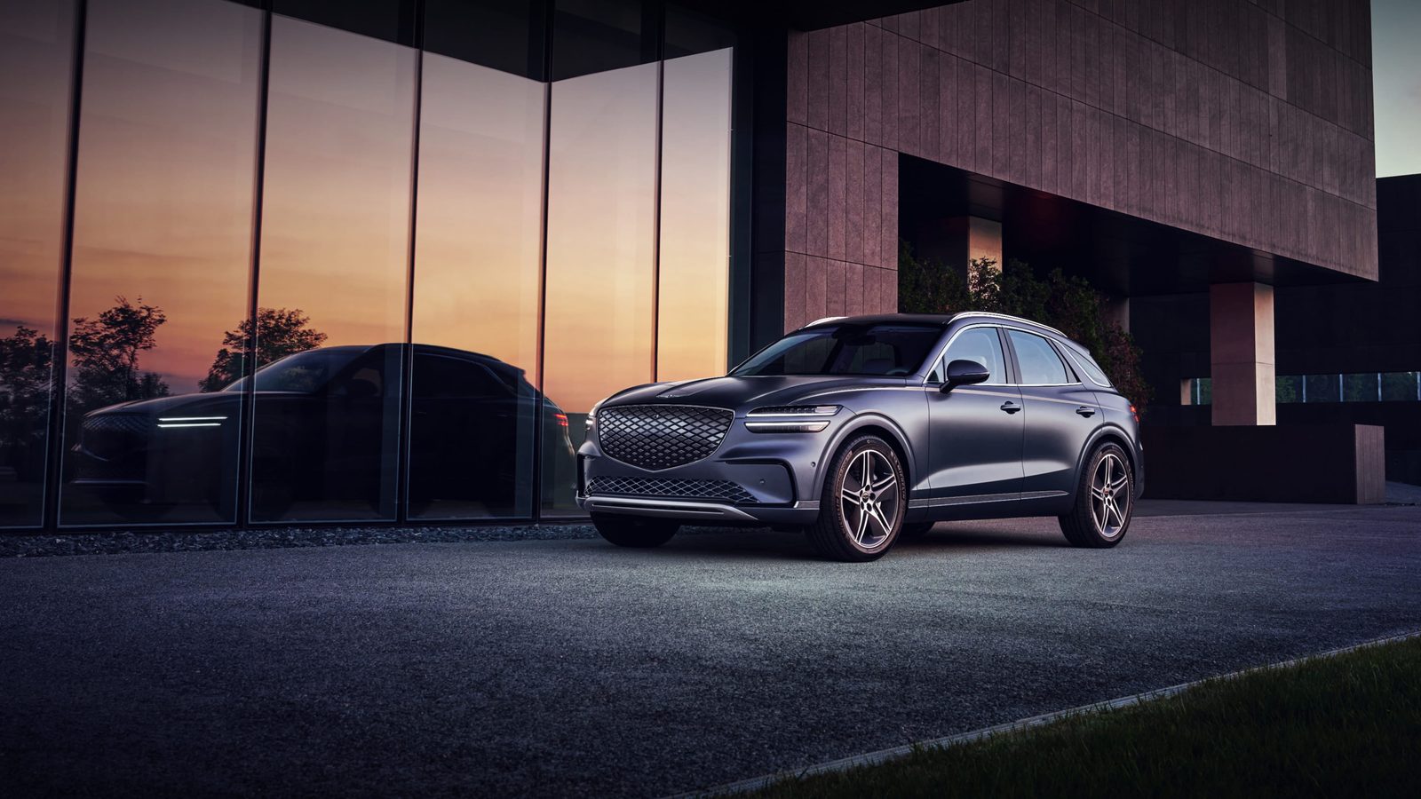 Genesis Electrified GV70 2026 - main model photo, exterior, front three-quarter view, Global reference market
