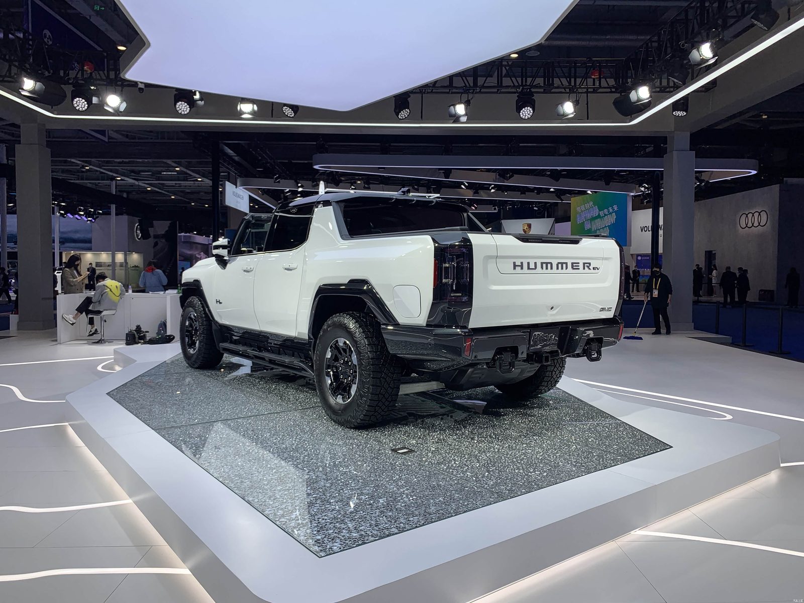 GMC Hummer EV Pickup 2022 - exterior, rear three-quarter view, China display / US-spec market