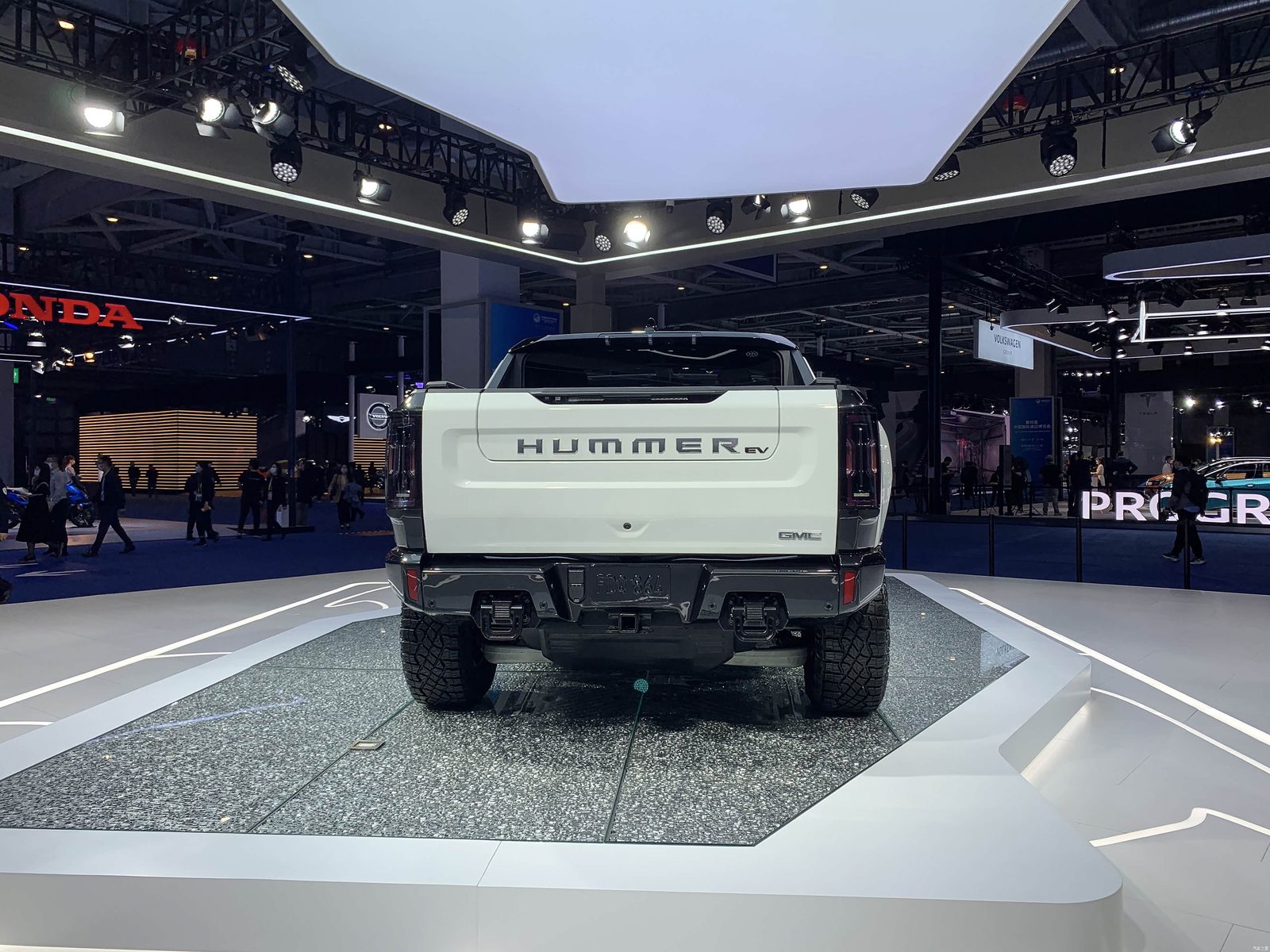 GMC Hummer EV Pickup 2022 - exterior, rear view, China display / US-spec market