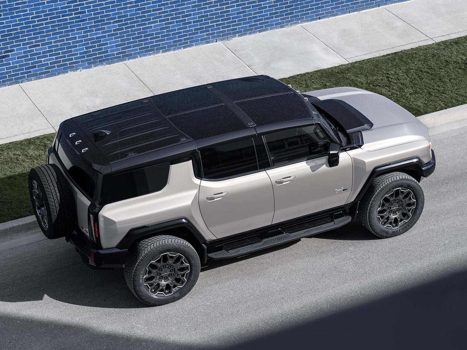 GMC Hummer EV SUV 2024 - exterior, rear three-quarter view, us_reference market