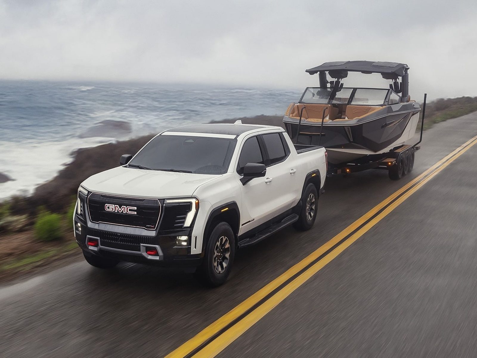 GMC Sierra EV 2024 — экстерьер, вид спереди 3/4, рынок us_reference