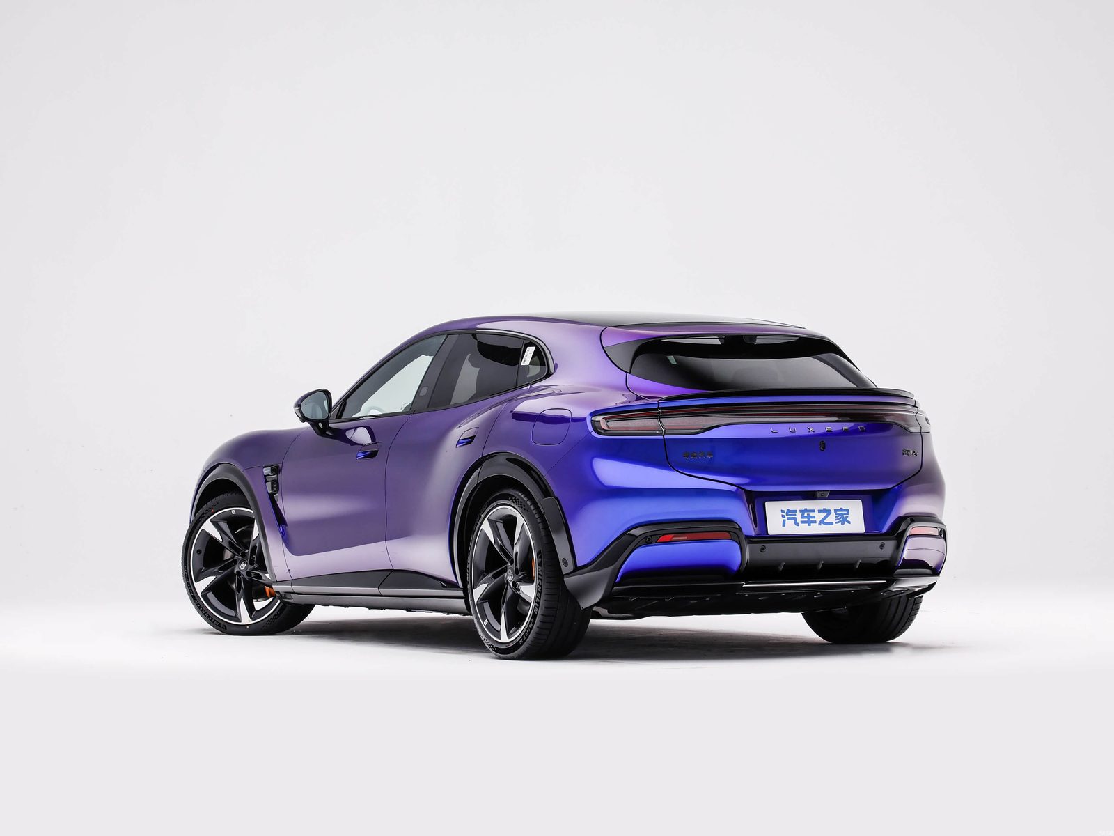 HIMA Luxeed RX 2026 - exterior, rear three-quarter view, China market