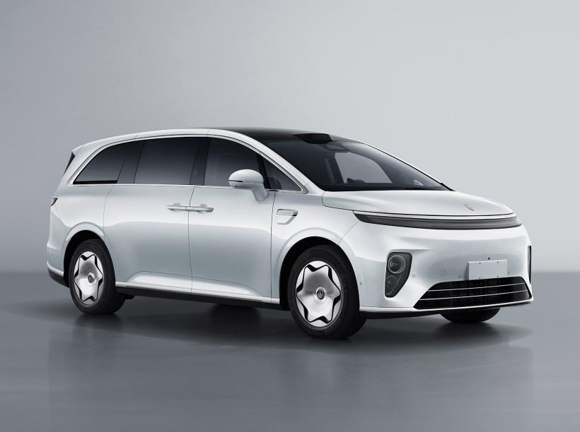 HIMA Xiangjie V8 EV / EREV 2026 - main model photo, exterior, front 3q miit white, China MIIT filing / HIMA watchlist market
