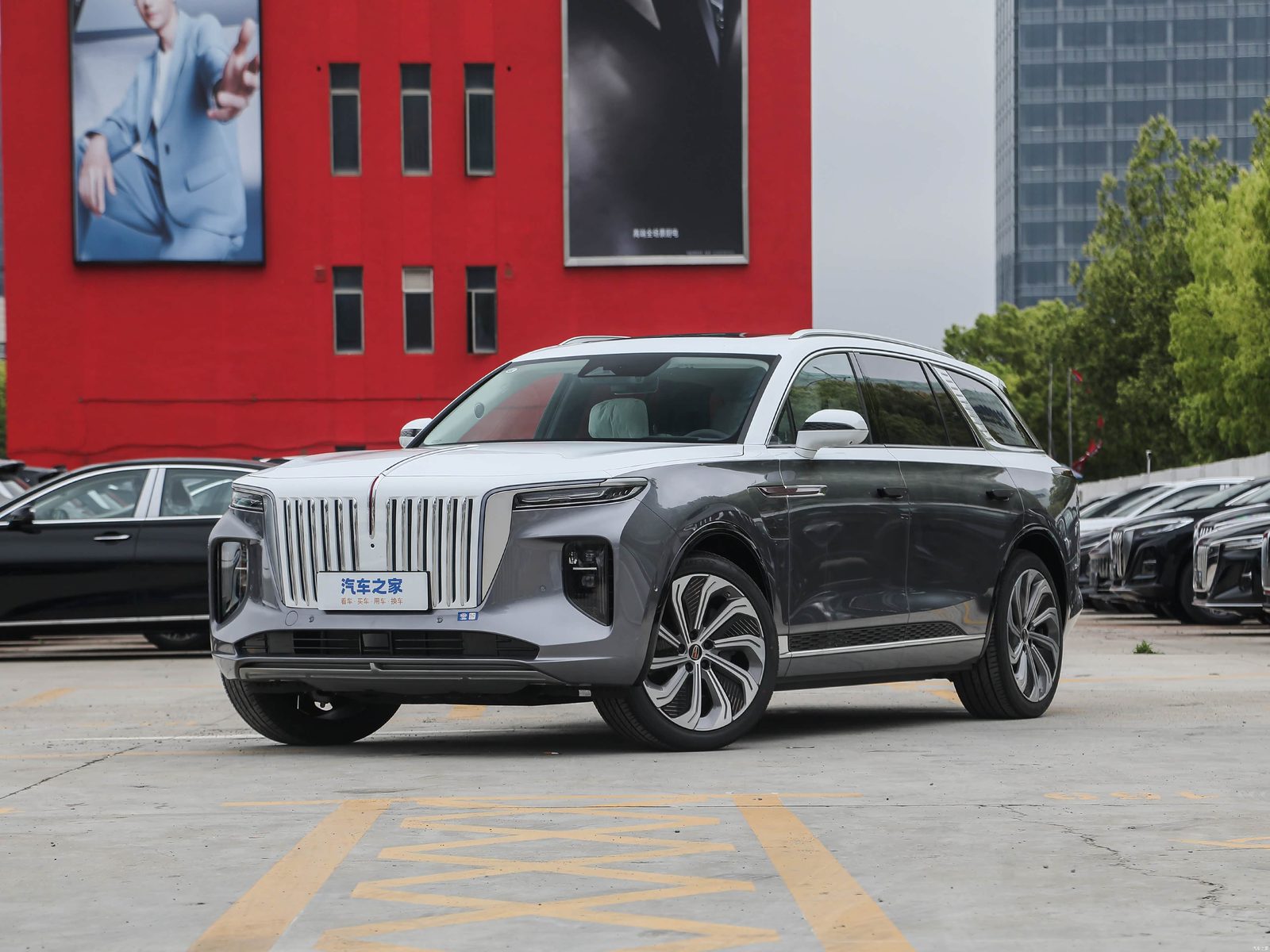 Hongqi E-HS9 2020 - exterior, front 3q color alt, China market