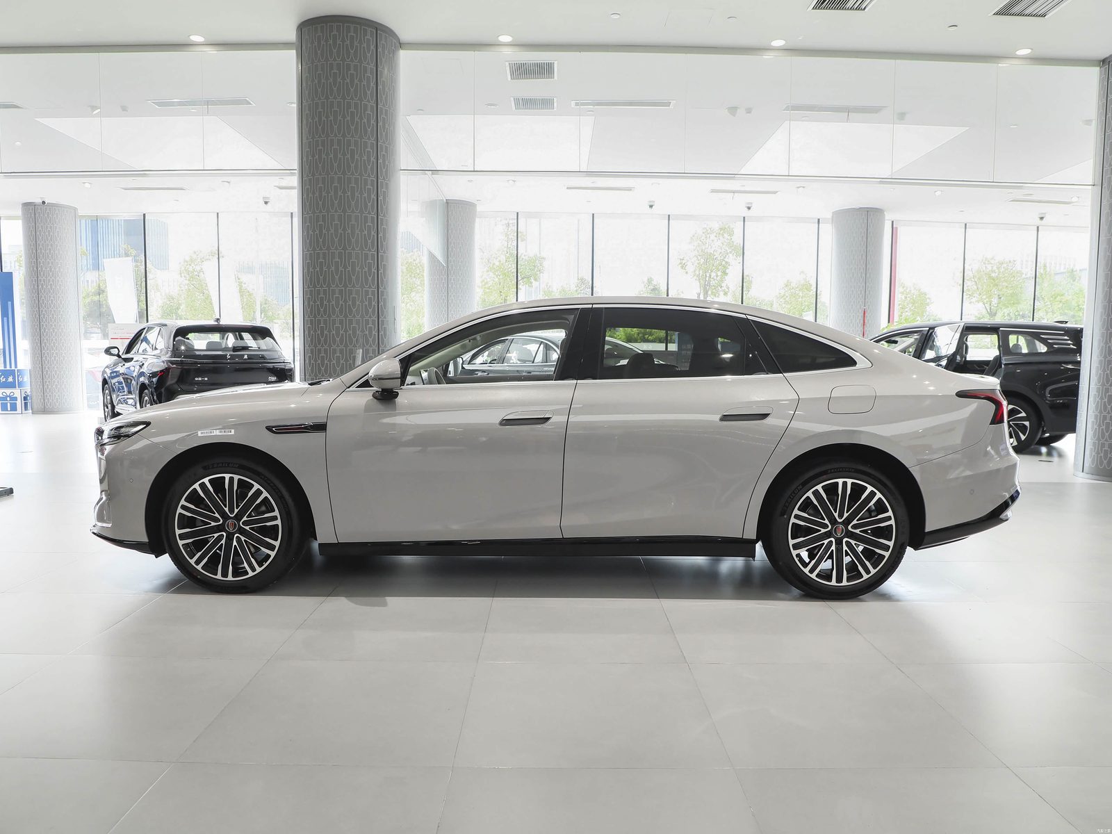 Hongqi H7 PHEV 2026 - exterior, side profile, China pre-sale reference market