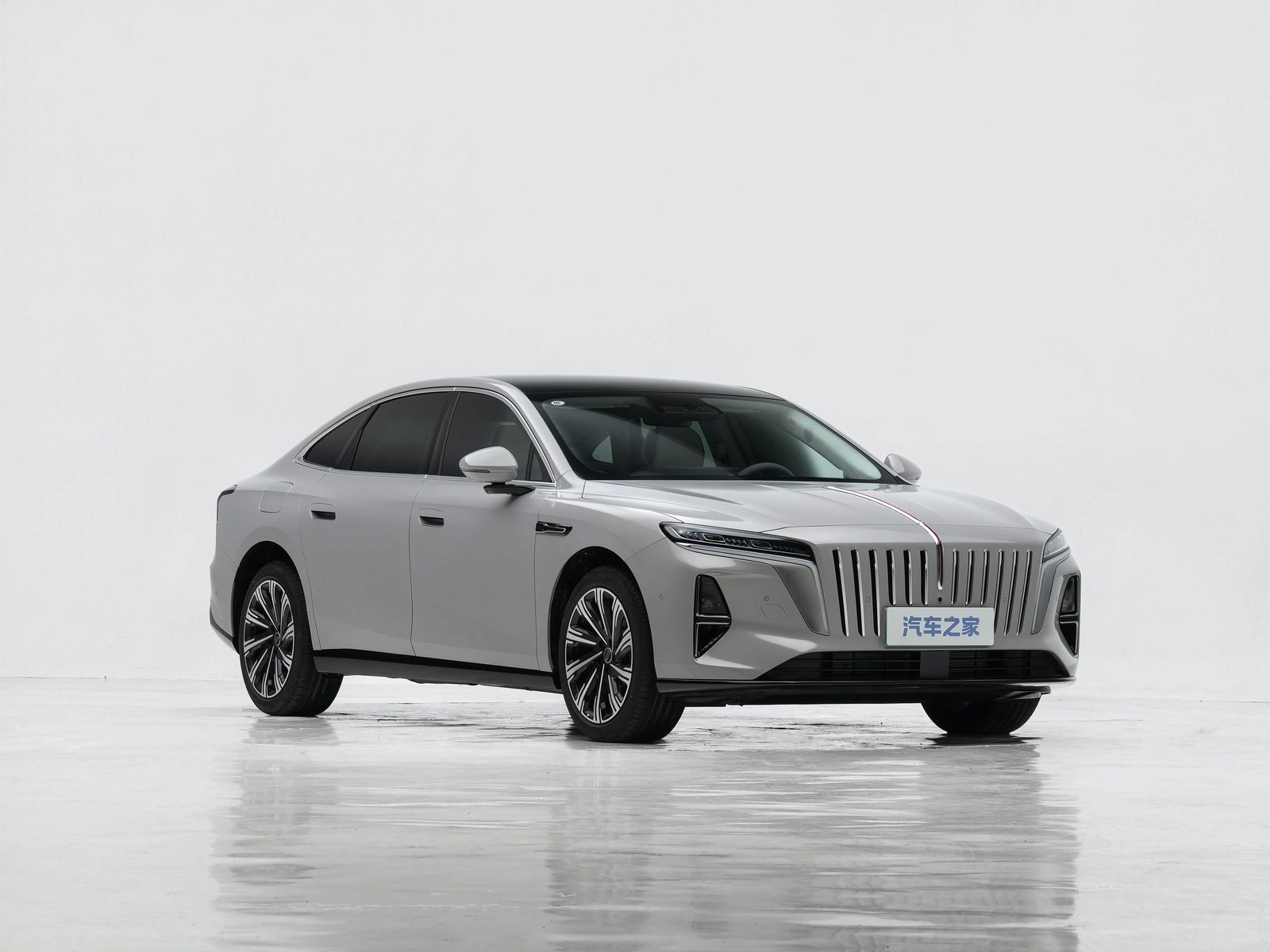 Hongqi H7 PHEV 2026 - exterior, front three-quarter view, China 2026 retail reference market