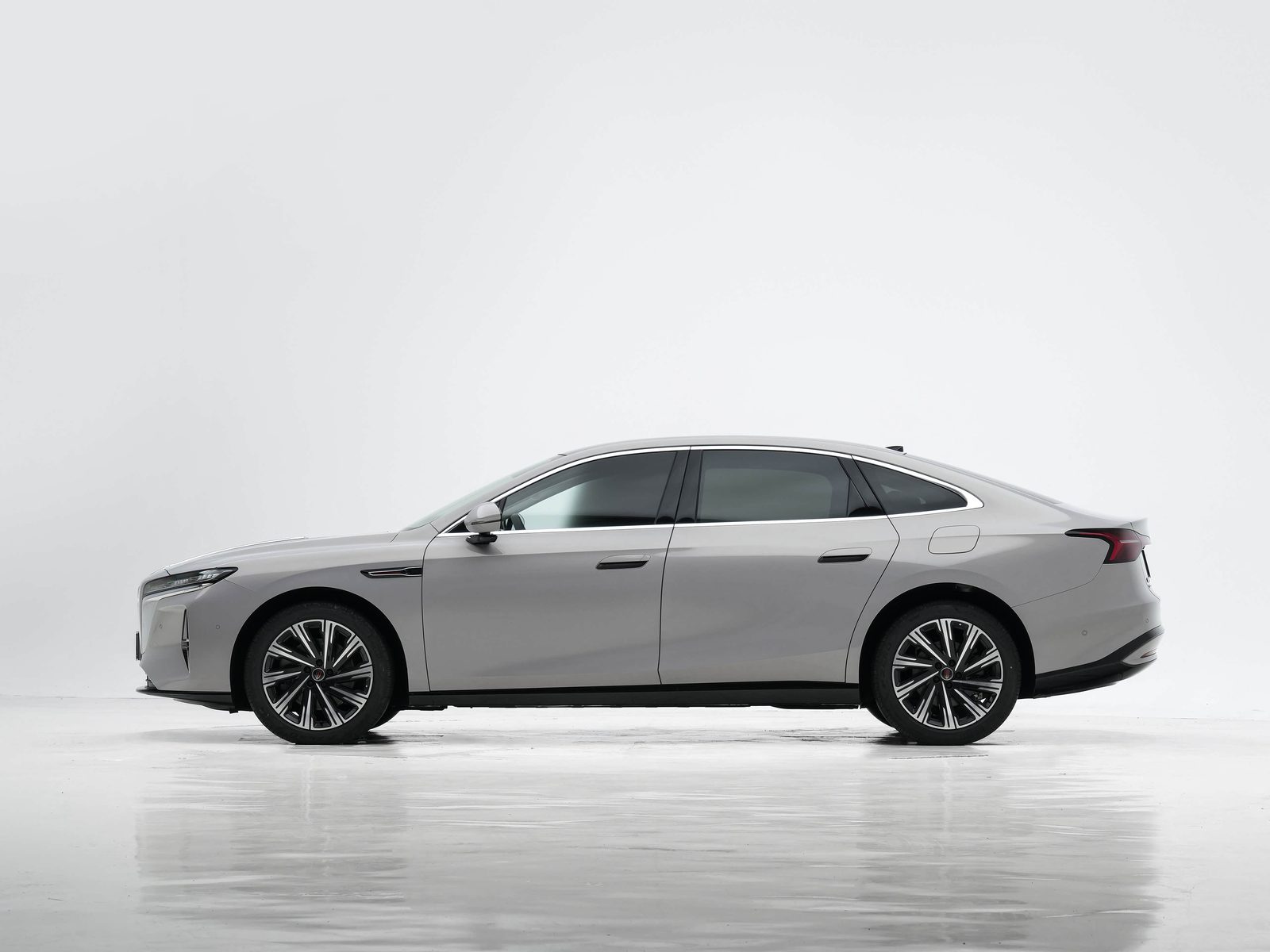 Hongqi H7 PHEV 2026 - exterior, side profile, China 2026 retail reference market