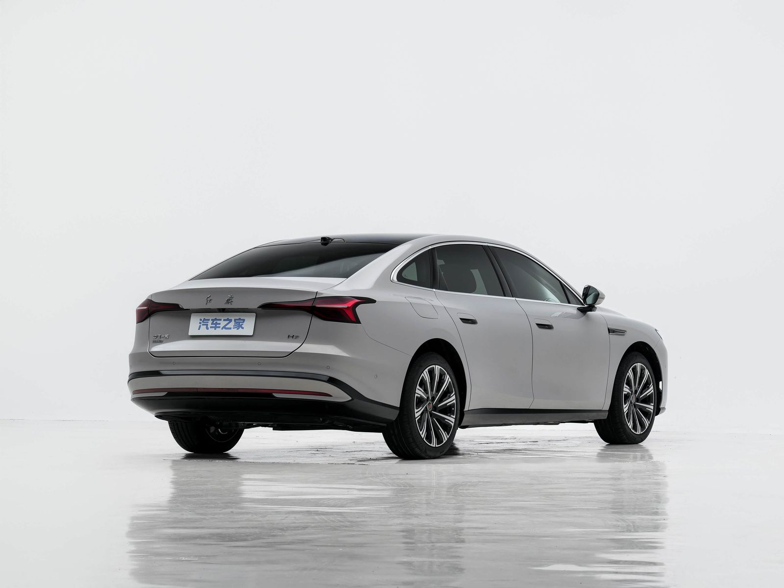 Hongqi H7 PHEV 2026 - exterior, rear three-quarter view, China 2026 retail reference market