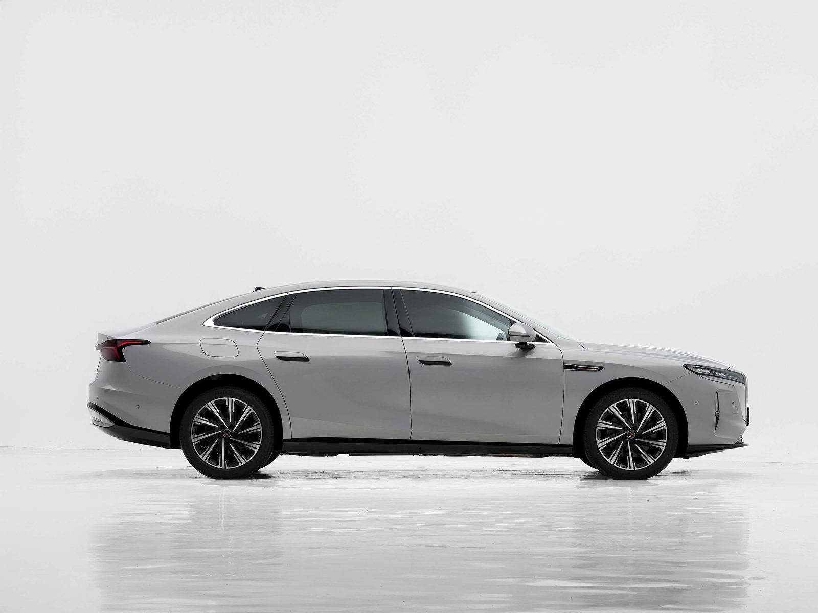 Hongqi H7 PHEV 2026 - exterior, side profile, China 2026 retail reference market