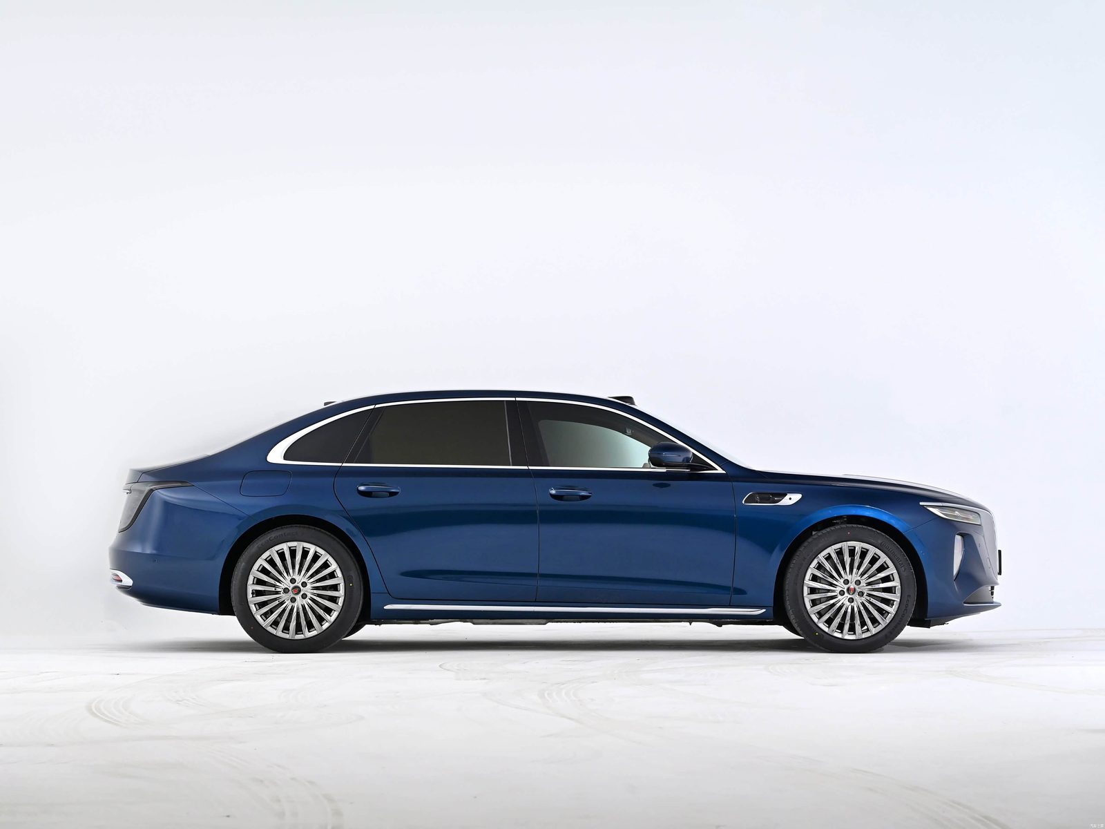 Hongqi H9 PHEV (new generation) 2026 - exterior, side view, China market