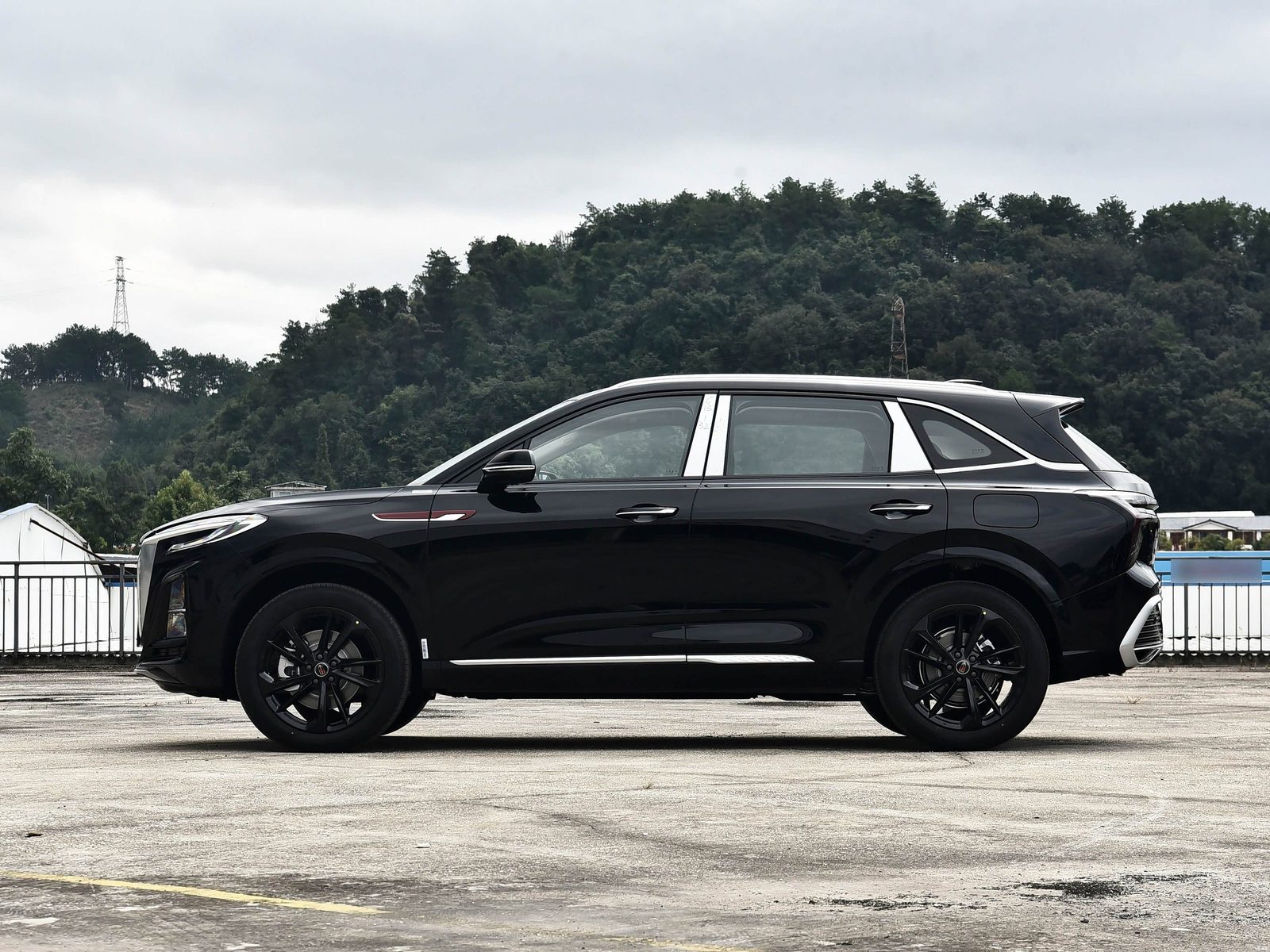 Hongqi HS3 PHEV 2025 - exterior, side profile, China market