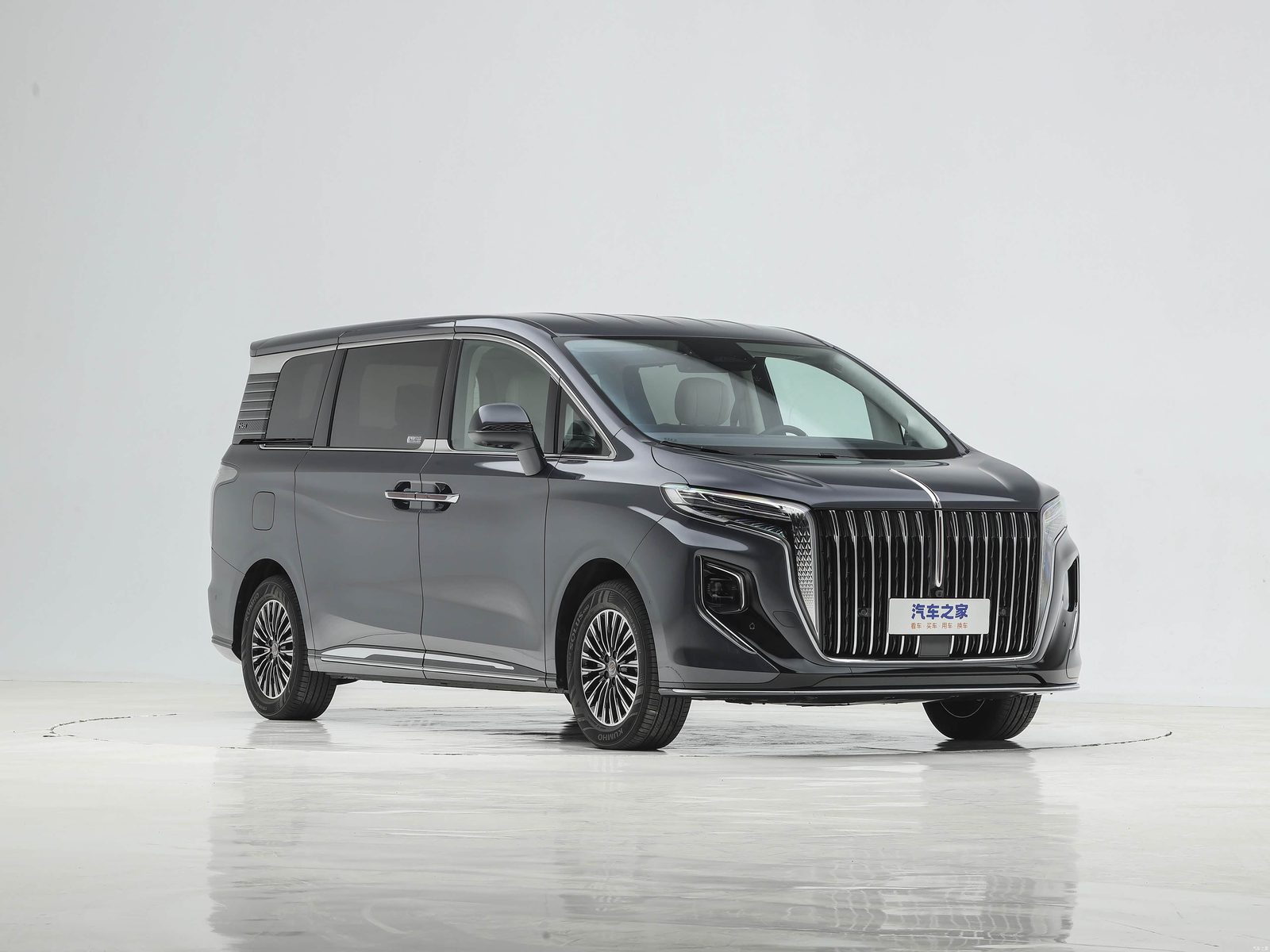 Hongqi HQ9 PHEV 2026 - exterior, front 3q alt, China market