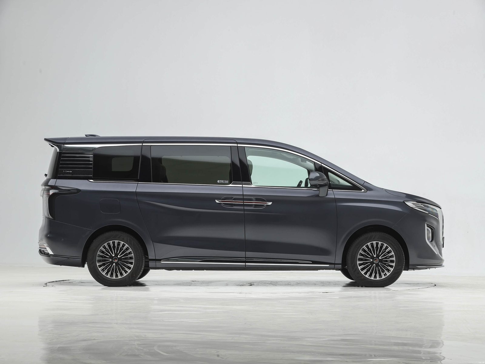 Hongqi HQ9 PHEV 2026 - exterior, side alt, China market