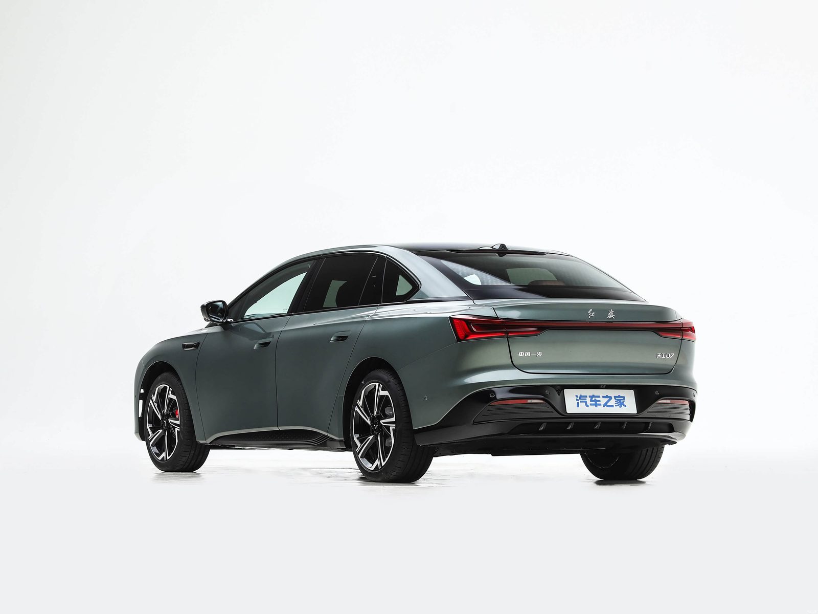Hongqi Tiangong 07 - exterior, rear three-quarter view, China market