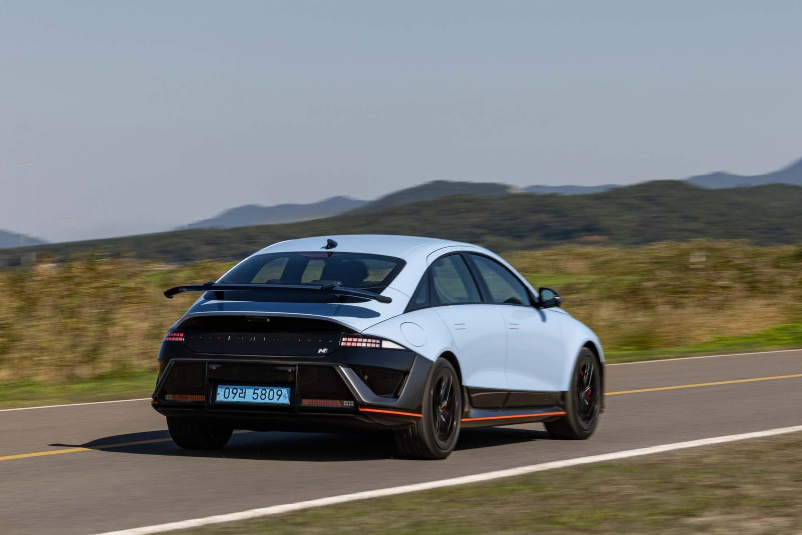 Hyundai IONIQ 6 N 2026 — экстерьер, вид спереди 3/4, рынок internal_mvp