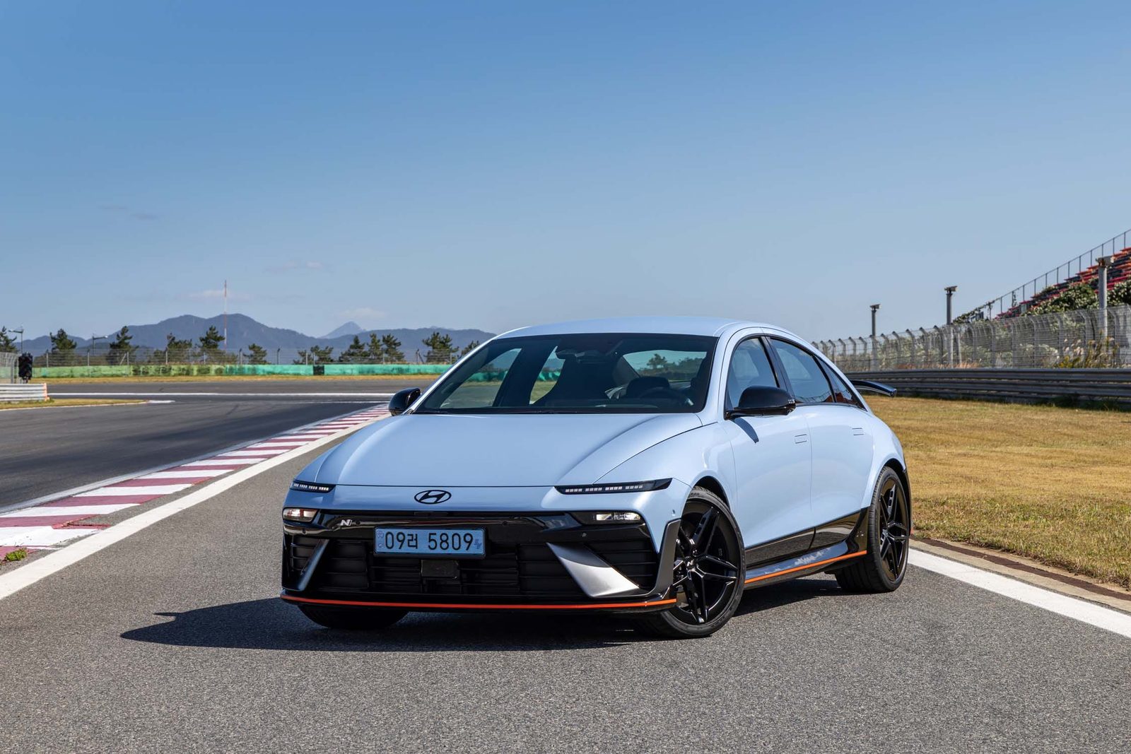 Hyundai IONIQ 6 N 2026 — экстерьер, вид спереди 3/4, рынок internal_mvp