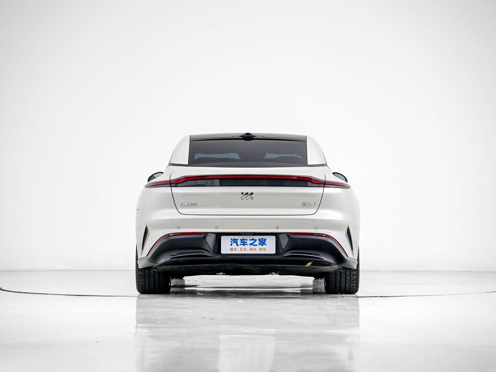 IM Motors L7 2024 - exterior, rear view, China market