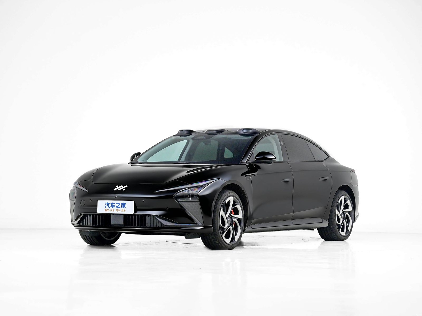 IM Motors L7 2024 - exterior, front 3q color alt, China market