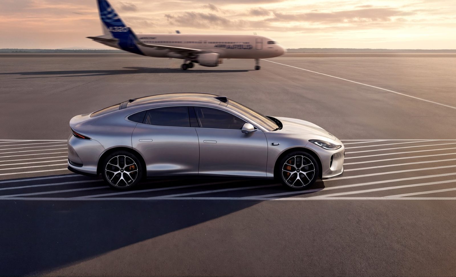 IM Motors L6 New Generation Special Editions 2026 - main model photo, exterior, side airport, China pre-sale market