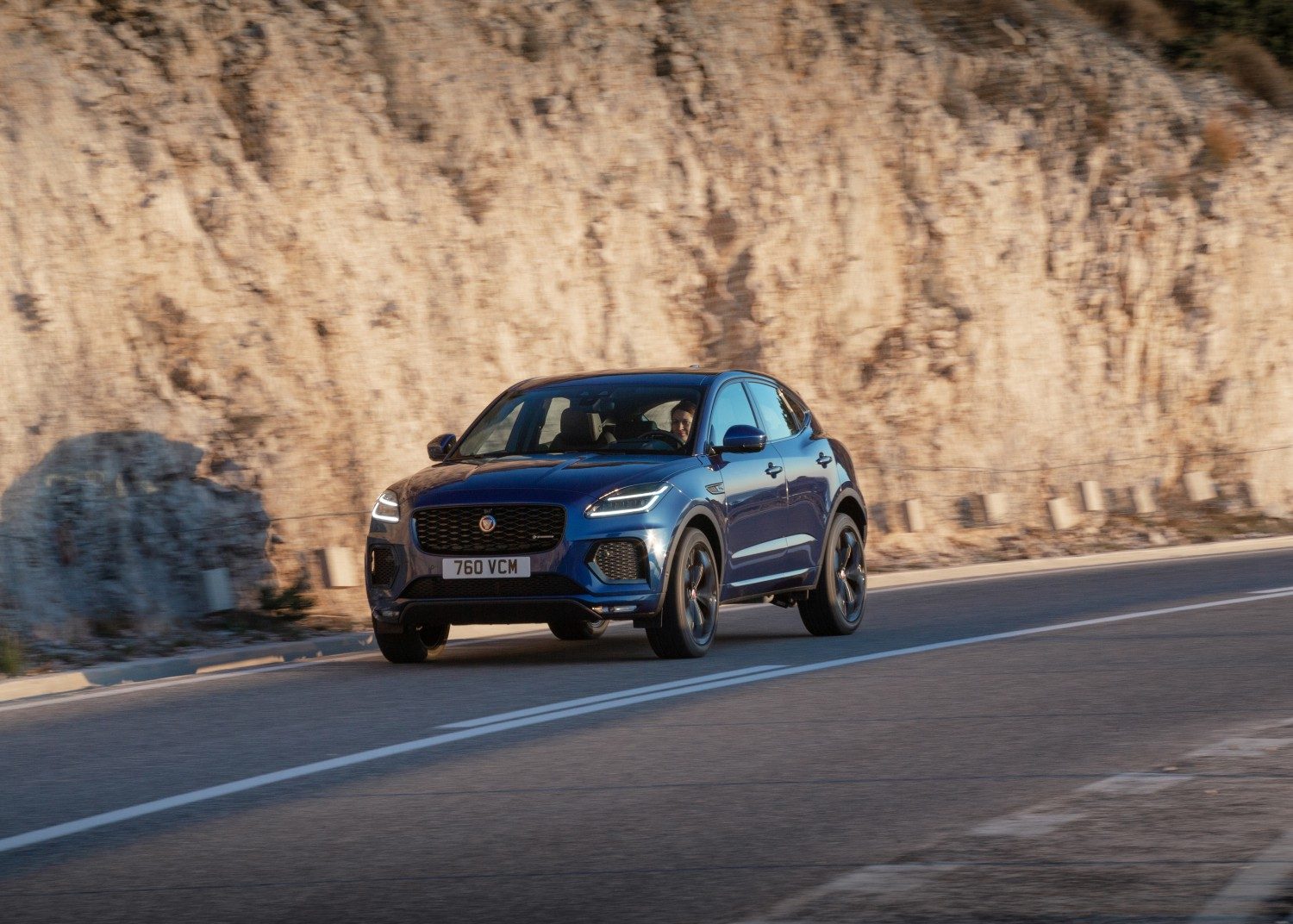 Jaguar E-Pace PHEV 2021 - exterior, front 3q road, Global / EV Query only market