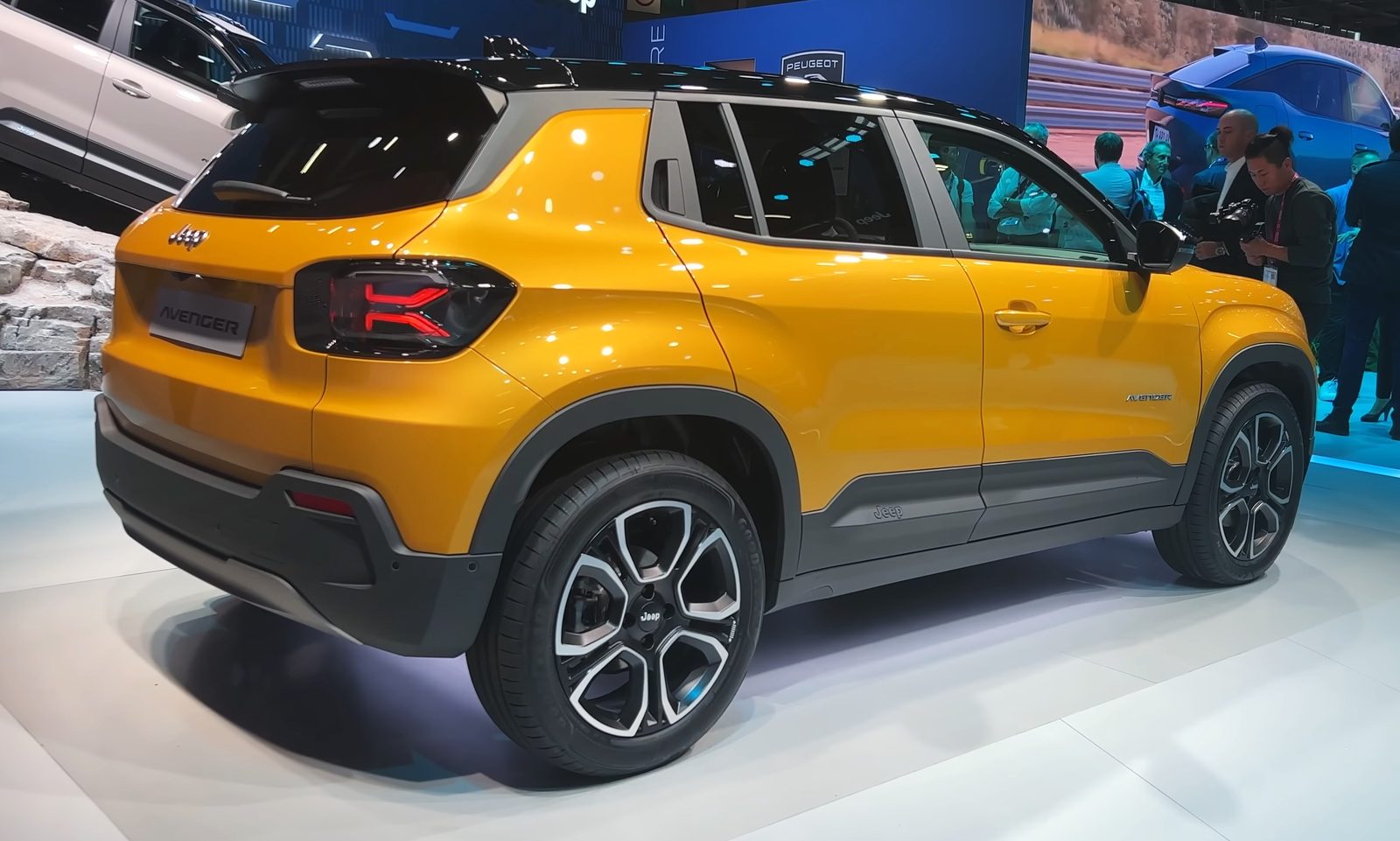 Jeep Avenger Electric 2023 - exterior, rear 3q show floor, Europe / EV Query only market