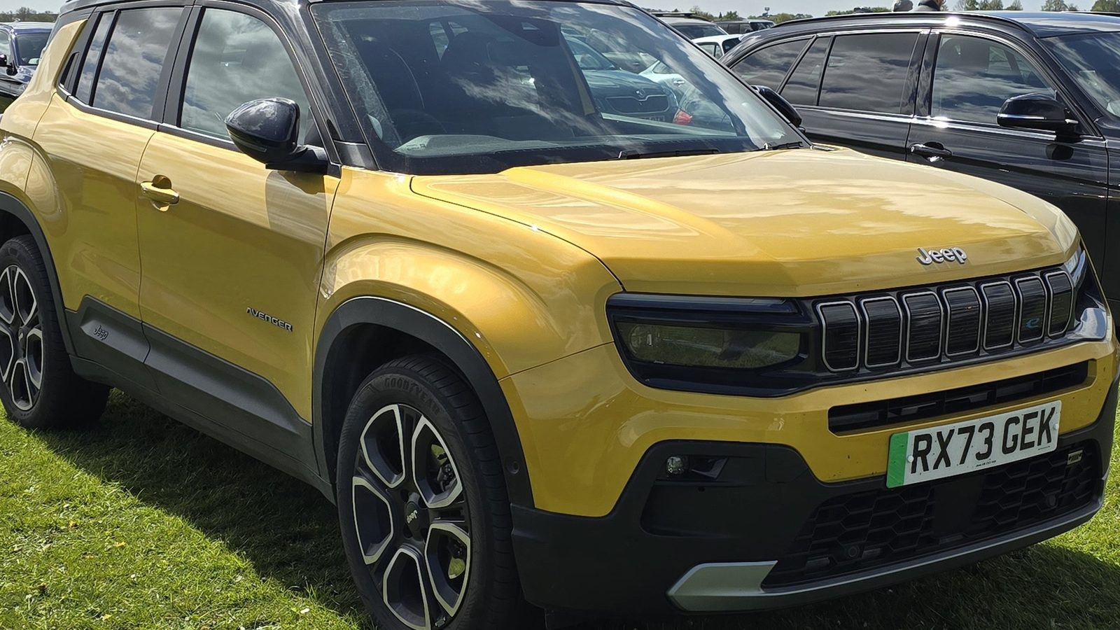 Jeep Avenger Electric 2023 - exterior, front three-quarter view, Europe / EV Query only market