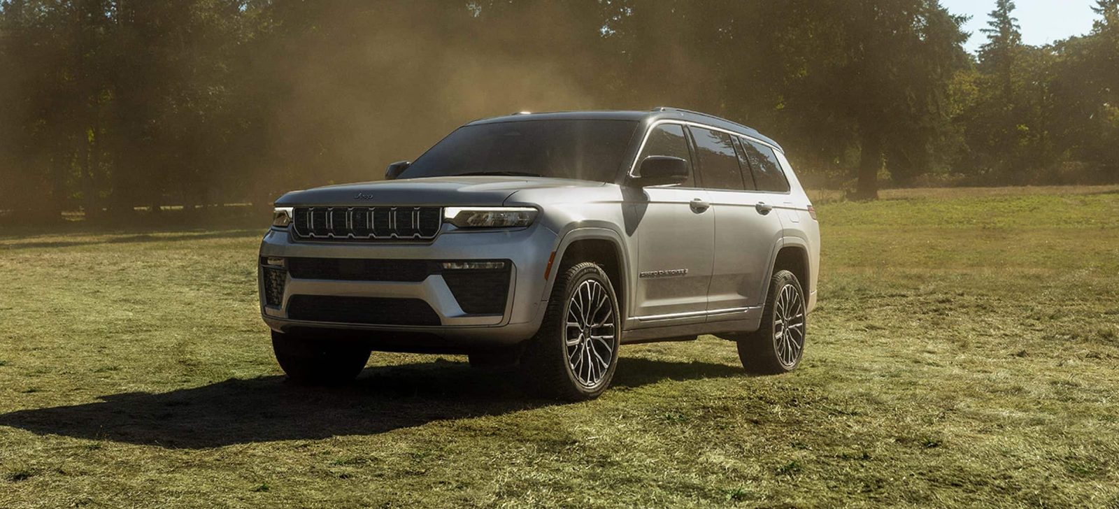 Jeep Grand Cherokee 4xe 2022 - exterior, front 3q field, us_reference market