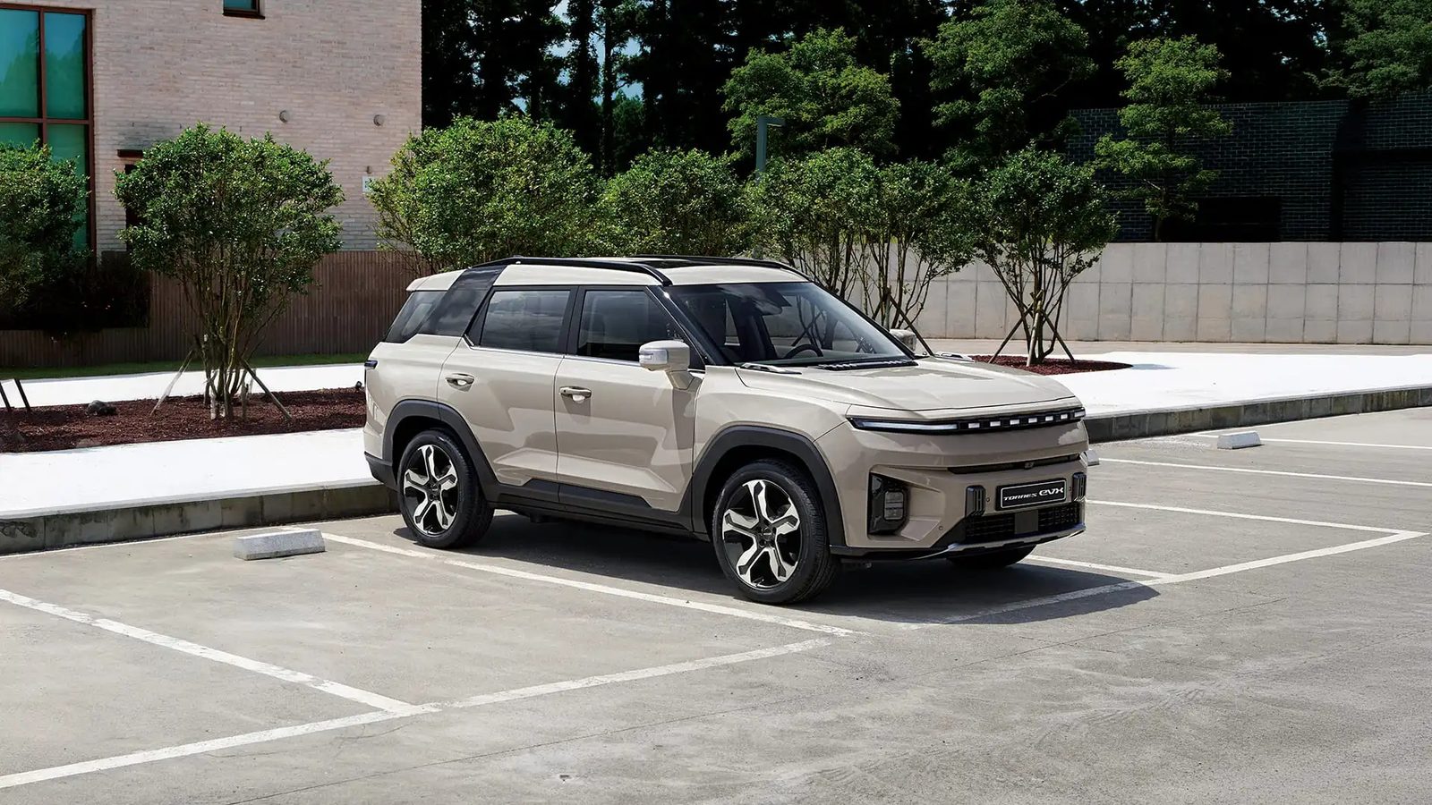 KGM Torres EVX 2023 - main model photo, exterior, front three-quarter view, eu_reference market