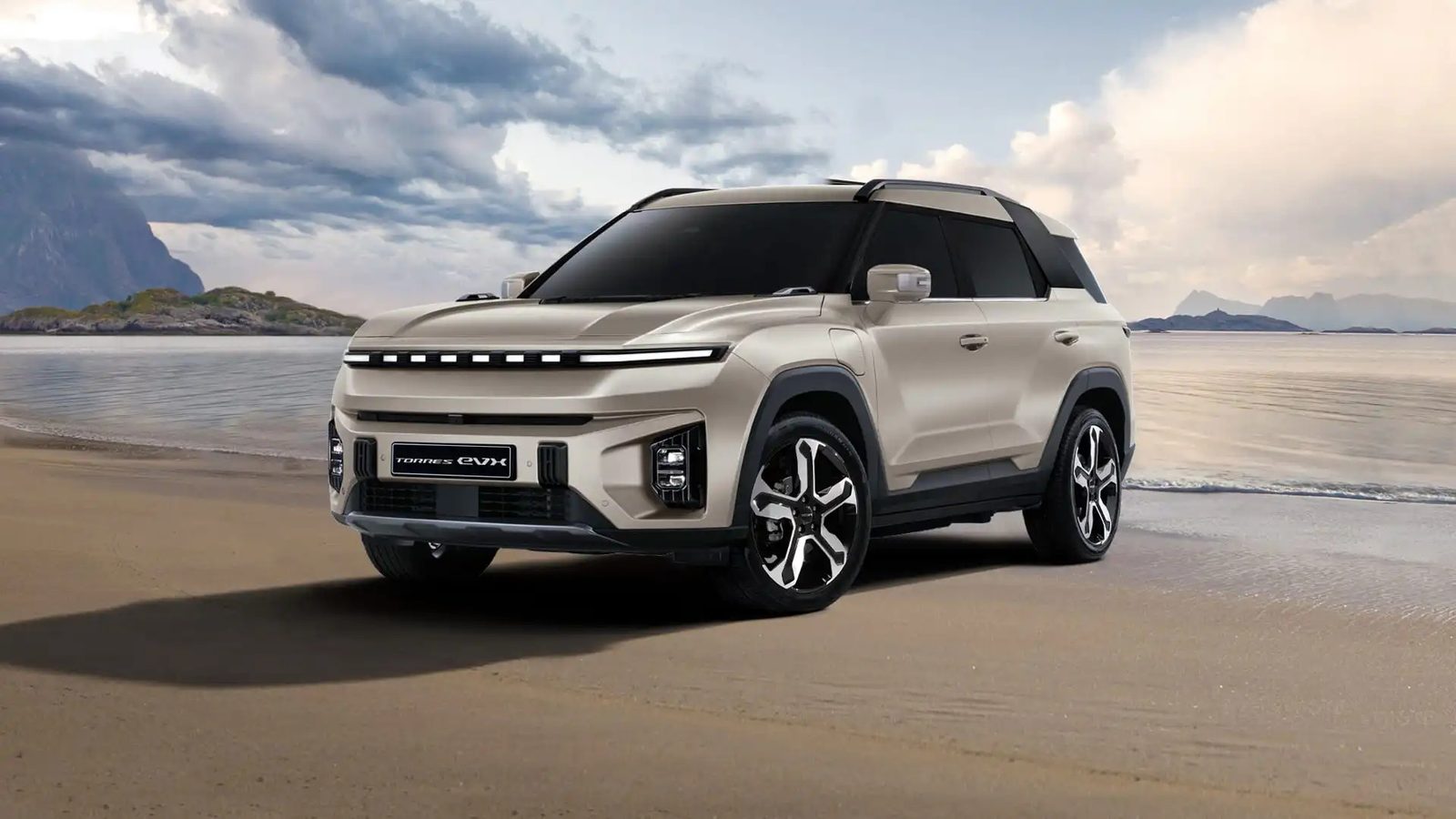 KGM Torres EVX 2023 - exterior, front 3q studio, eu_reference market