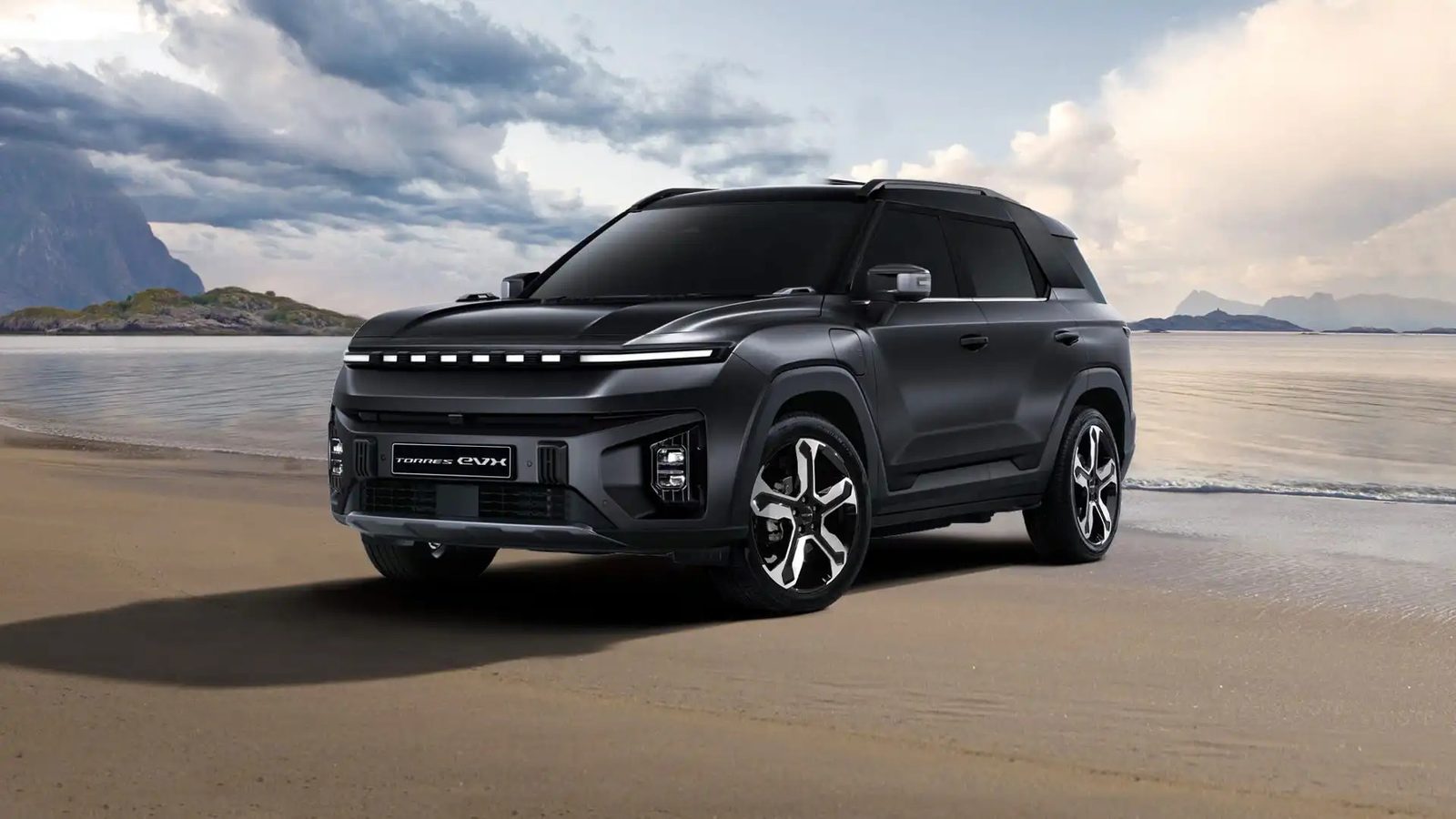 KGM Torres EVX 2023 - exterior, front 3q black, eu_reference market