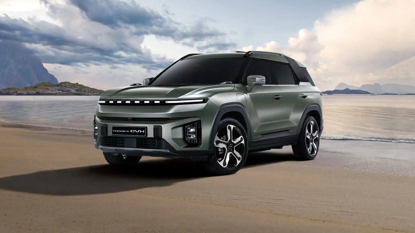 KGM Torres EVX 2023 - exterior, front 3q green, eu_reference market
