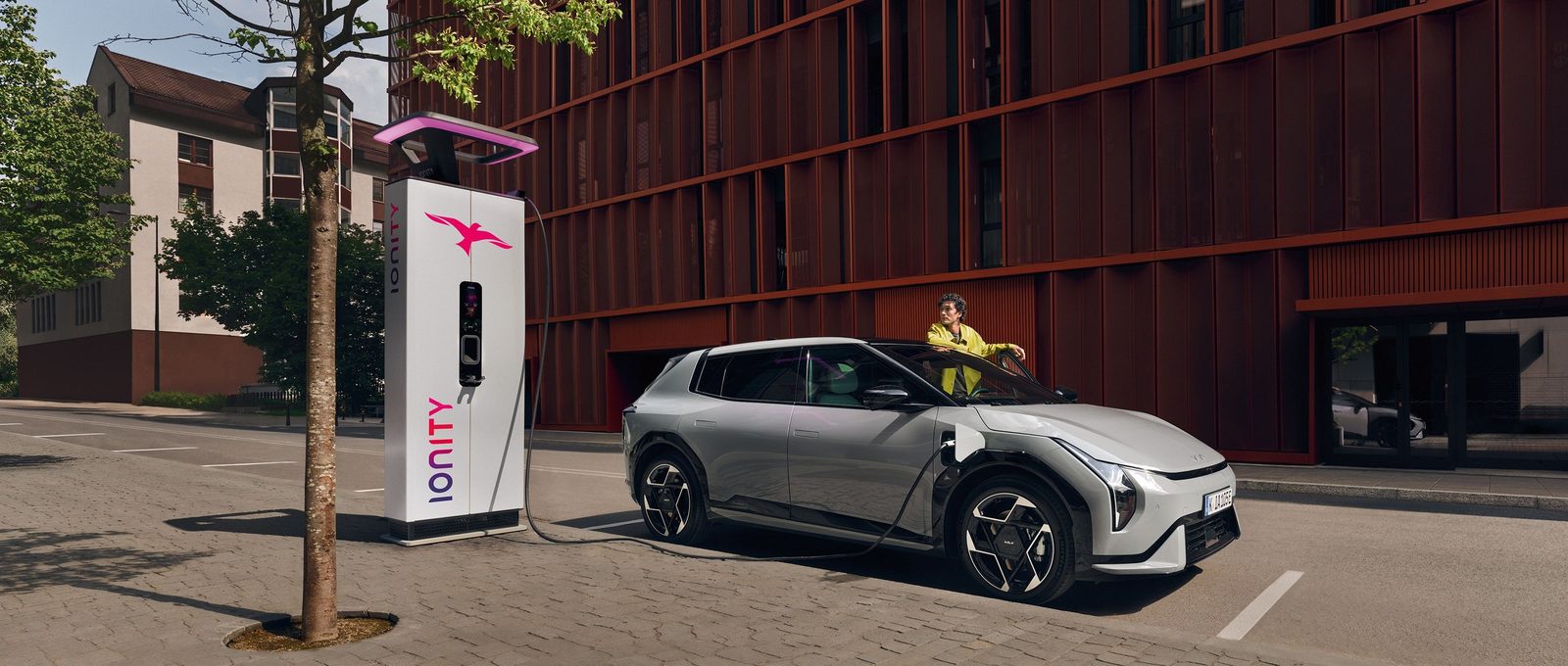 Kia EV4 Global 2025 — экстерьер, вид сбоку, рынок internal_mvp