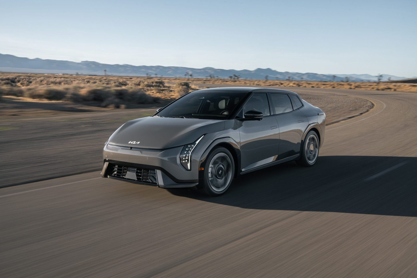 Kia EV4 Global 2025 — экстерьер, вид сбоку, рынок internal_mvp
