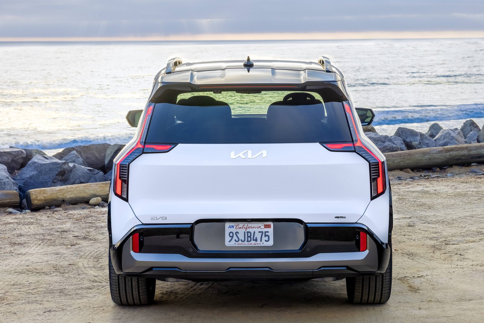 Kia EV9 Global 2026 — экстерьер, вид сзади, рынок US / global official press media