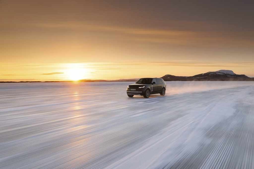 Land Rover Range Rover Electric 2026 - exterior, side 3q ice testing, Global / EV Query only market