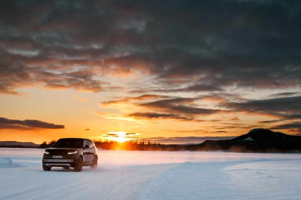 Land Rover Range Rover Electric 2026 - exterior, rear 3q sunset testing, Global / EV Query only market