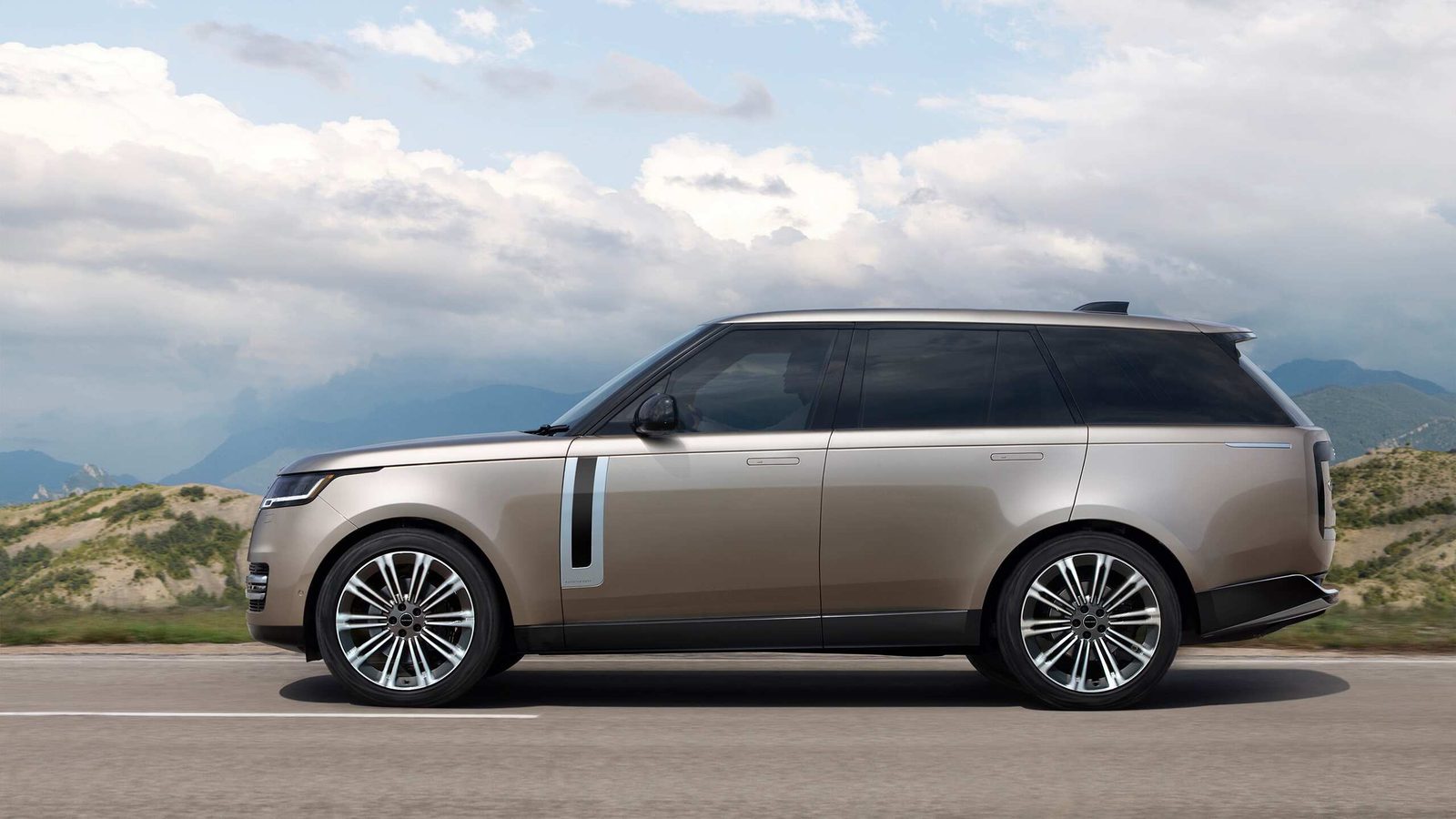 Land Rover Range Rover PHEV Global 2022 - exterior, side profile road, Global/US/UK reference market