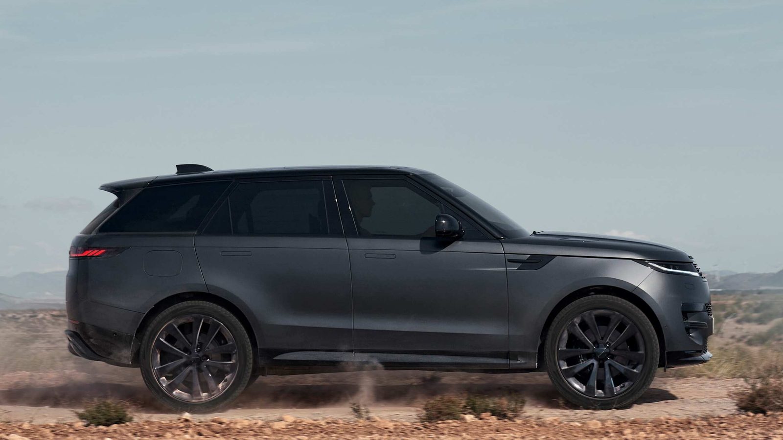 Land Rover Range Rover Sport PHEV Global 2022 - exterior, side profile desert, Global/UK reference market