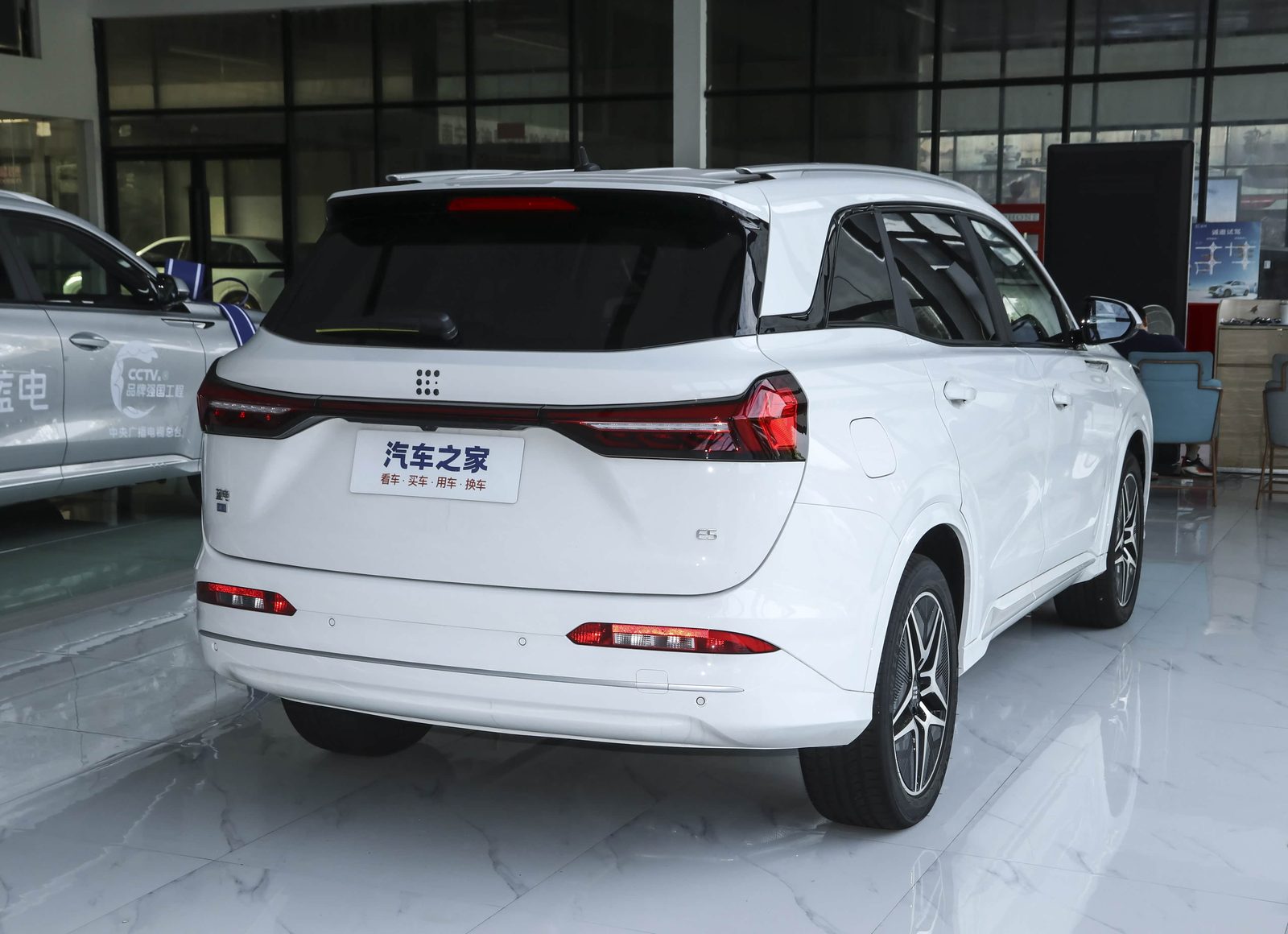 Landian E5 PHEV 2024 - exterior, rear 3q alt, China market