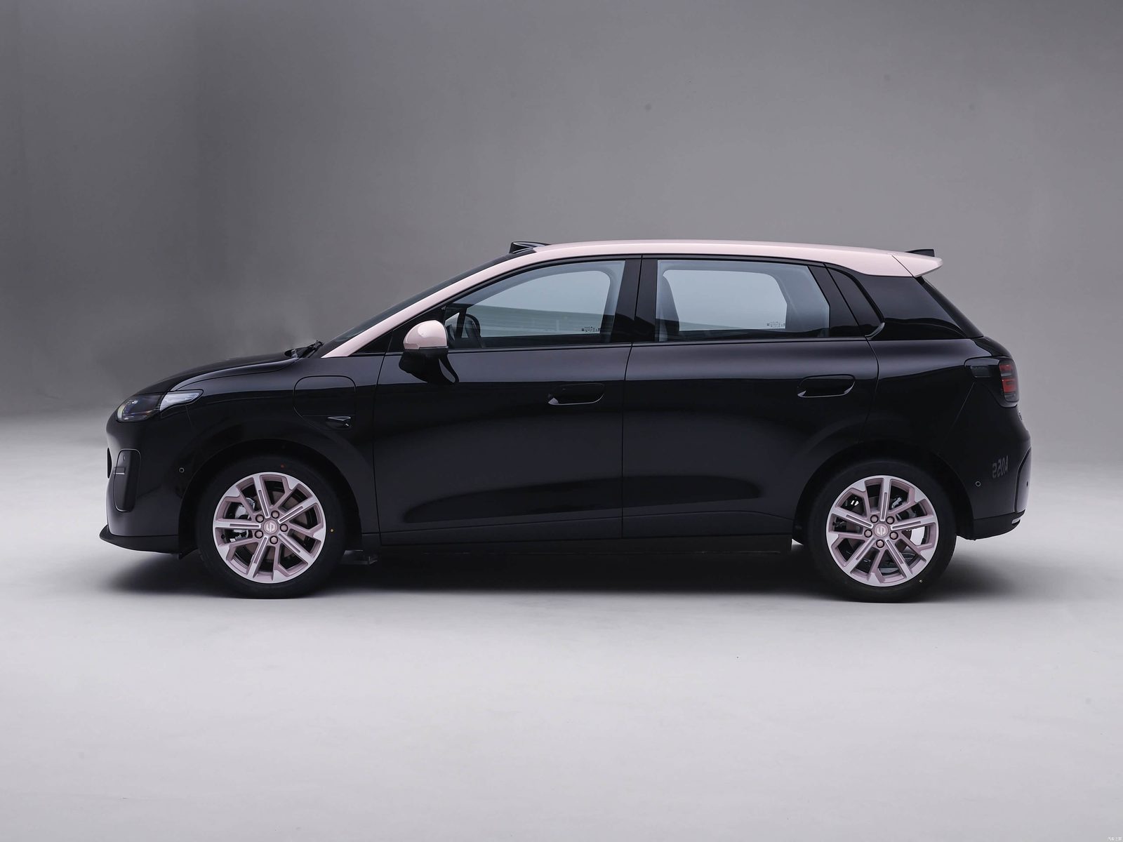 Leapmotor A05 / A05s EV - exterior, side profile live, China market
