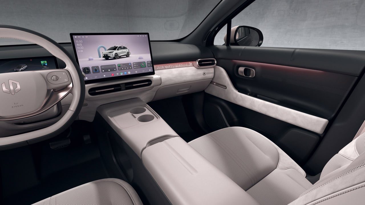 Leapmotor A05s EV - interior, front cabin 3q