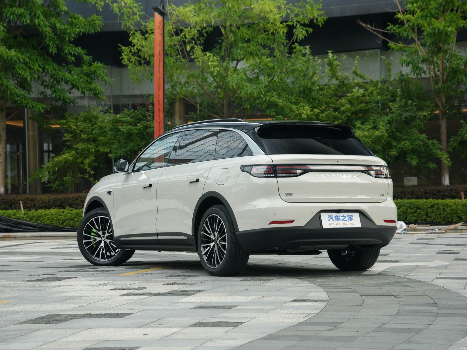 Leapmotor C11 EREV 2025 - exterior, rear three quarter live, China market
