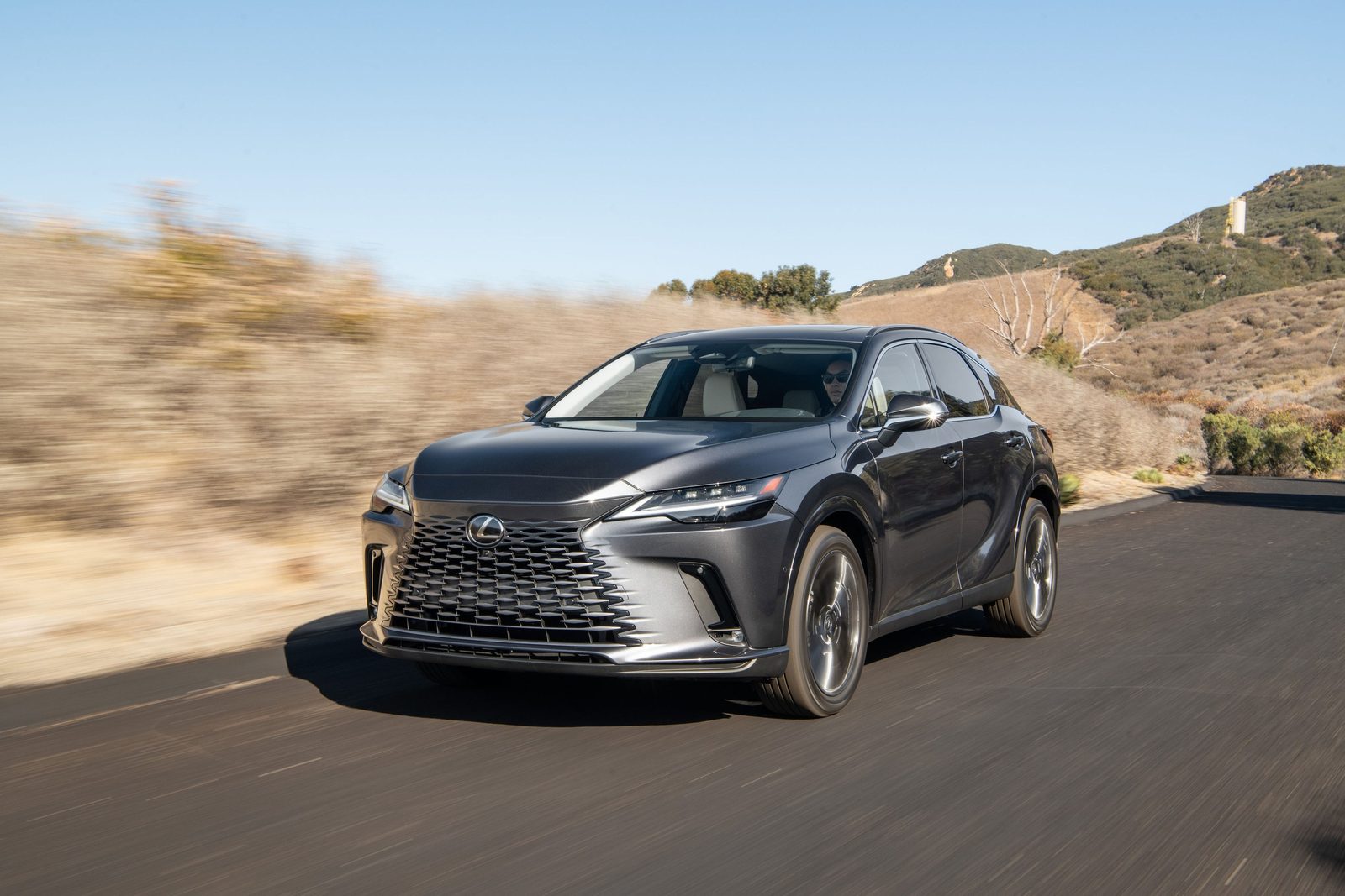 Lexus RX 450h+ 2024 — главное фото модели, экстерьер, вид спереди 3/4, рынок global/Europe official newsroom