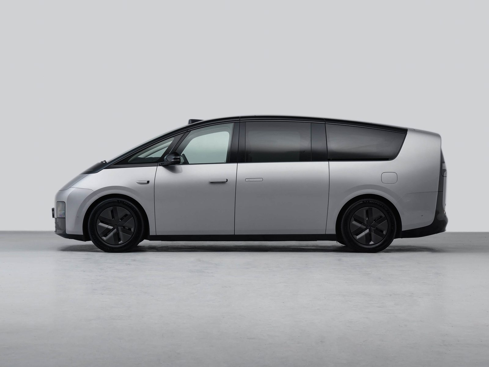Li Auto Mega First Generation 2024 - exterior, gallery, China exact-trim generation reference market
