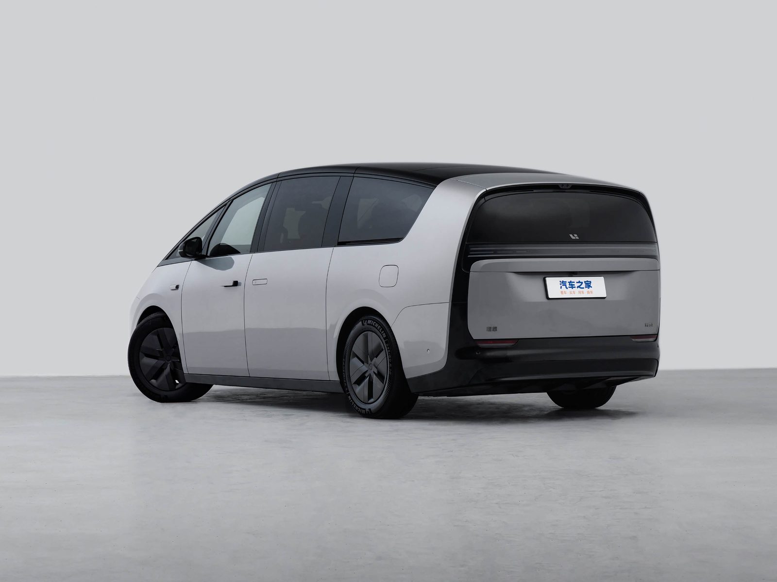 Li Auto Mega First Generation 2024 - exterior, gallery, China exact-trim generation reference market