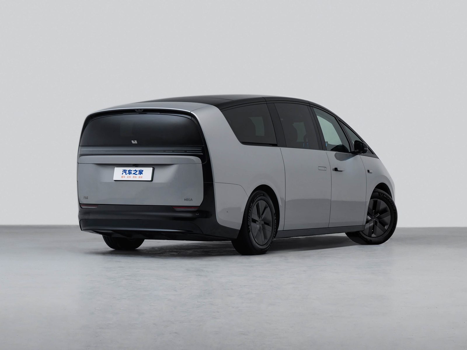 Li Auto Mega First Generation 2024 - exterior, gallery, China exact-trim generation reference market