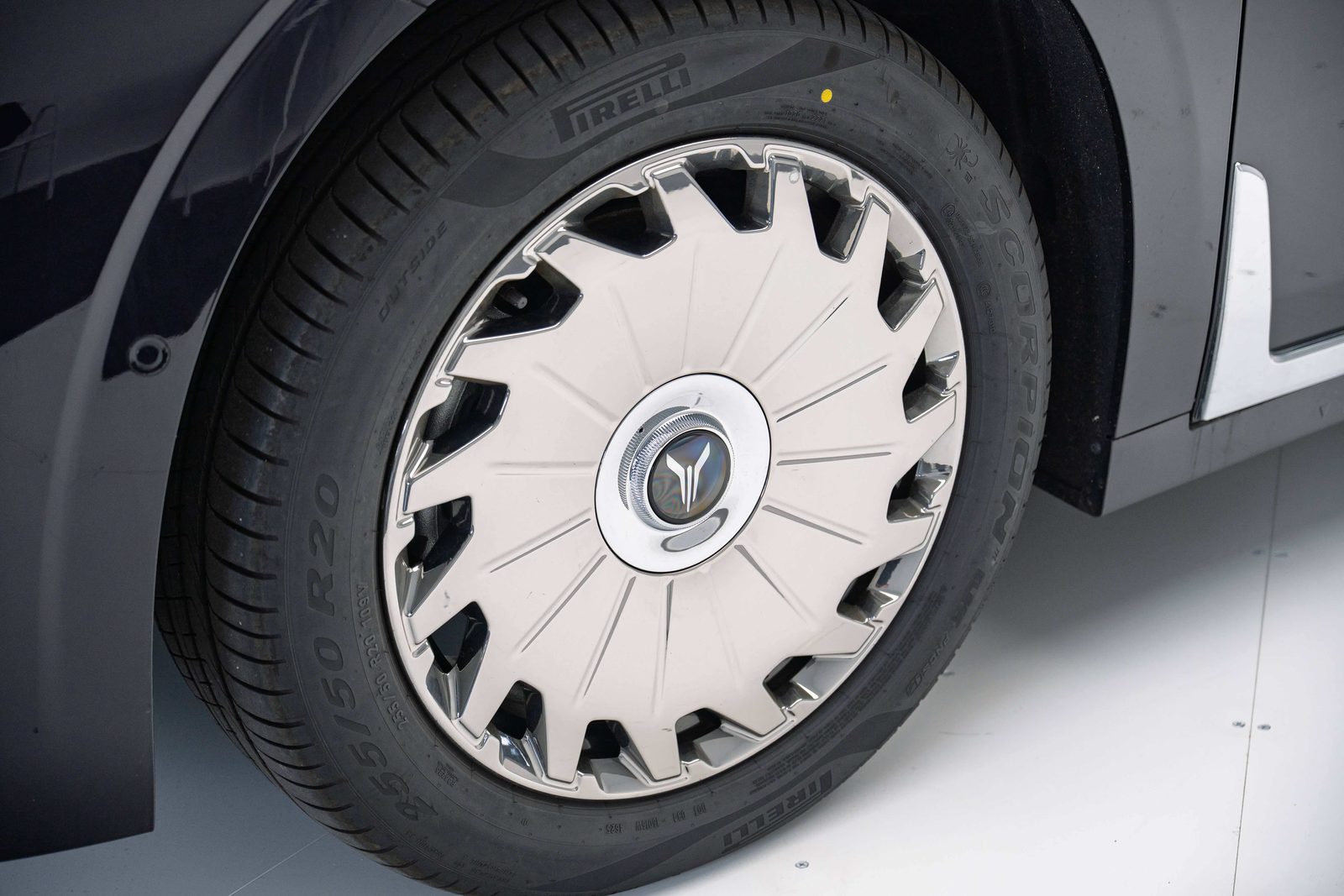 Lorinser Dreamer Shanhe Four-seat High-roof 2026 - exterior, wheel detail